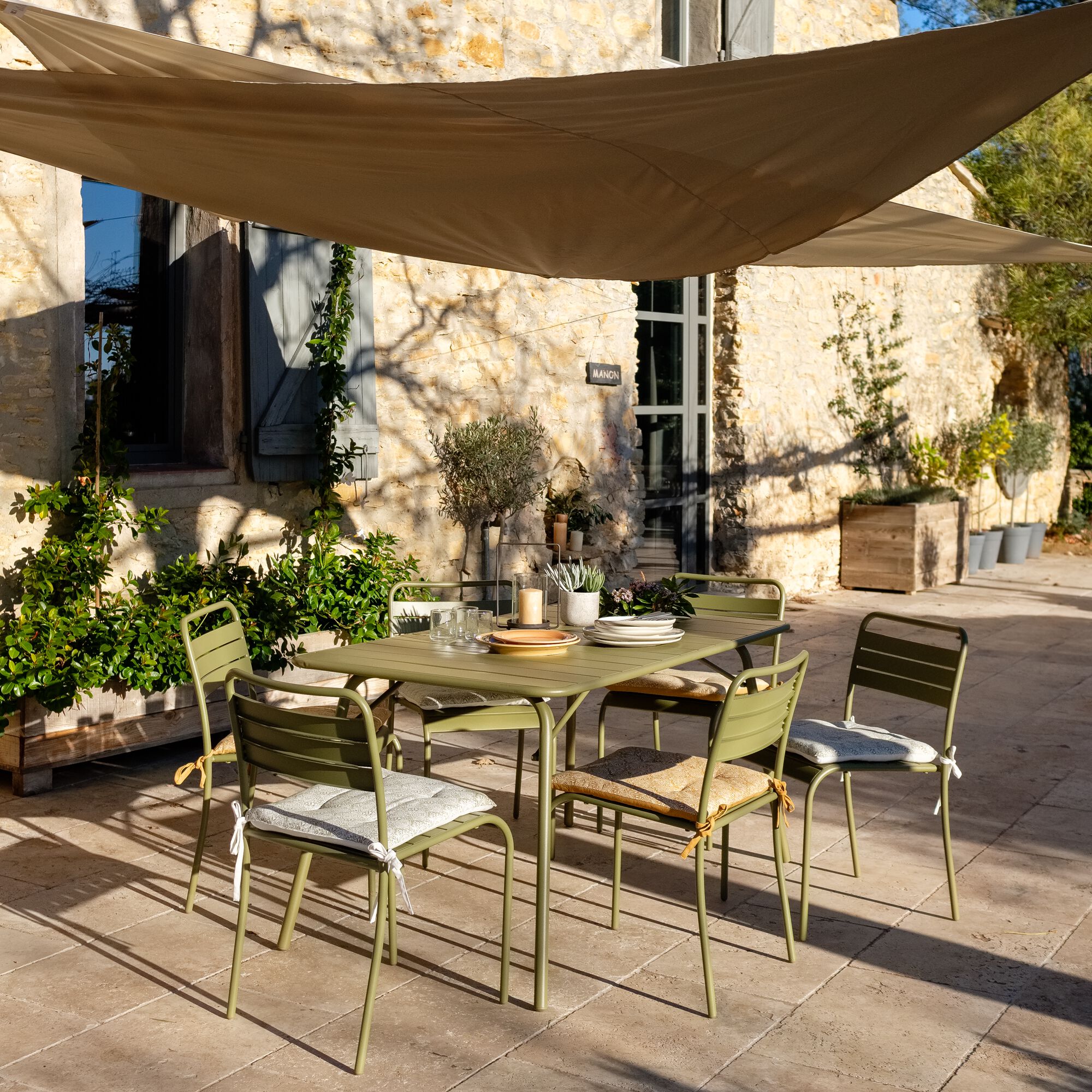 SOURIS - Chaise de jardin empilable en acier - vert kaki