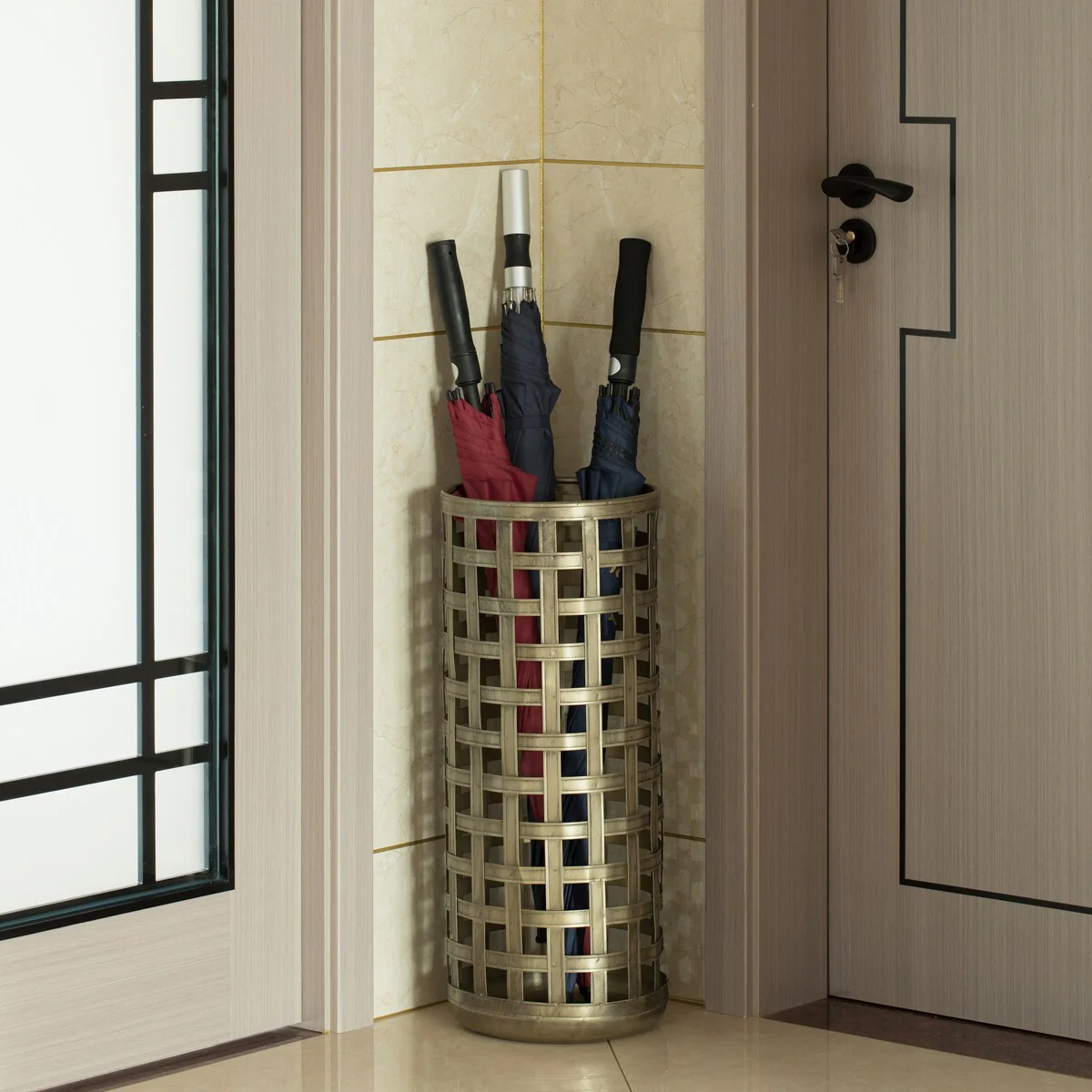 Round Metal Woven Umbrella Storage Stand