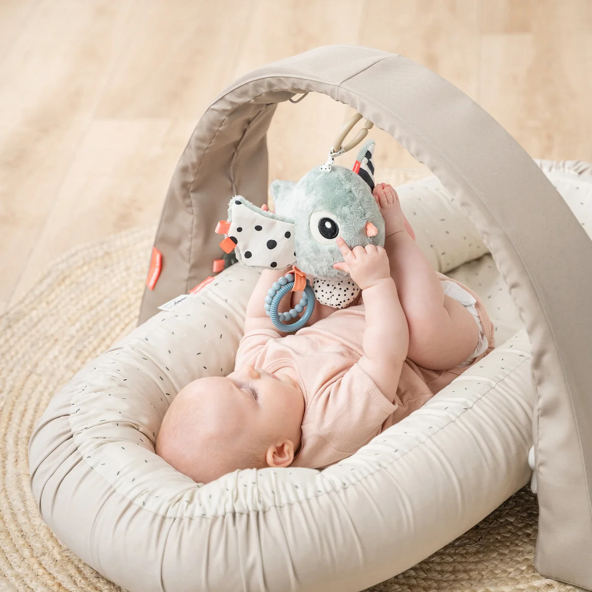 Done by Deer - Baby Aktivitätsspielzeug