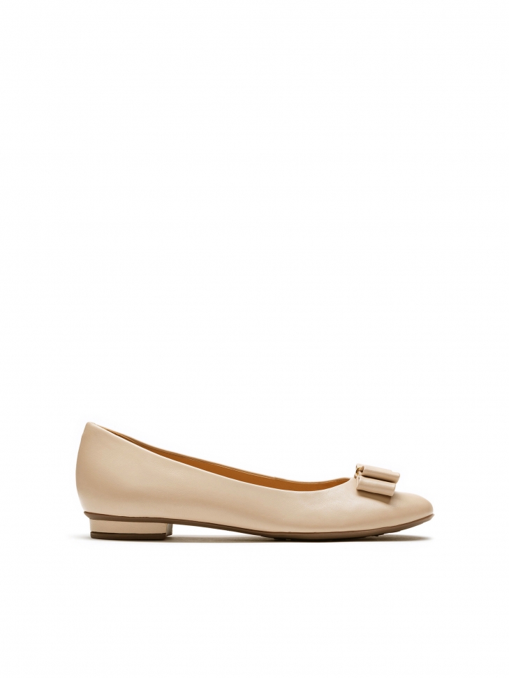 Ladies' beige ballerinas