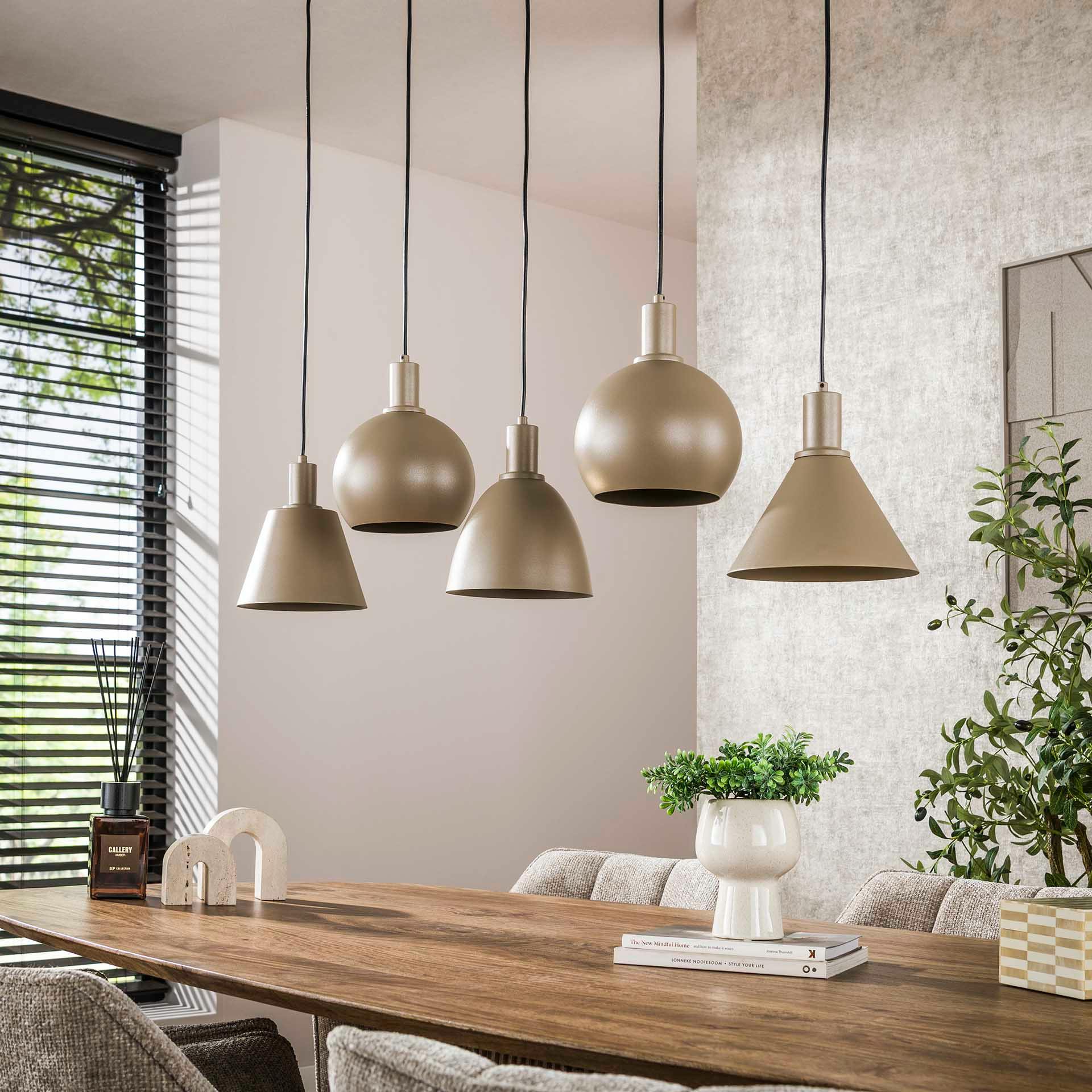 Suspension îlot cuisine 5 abat-jour métal beige TRIBECA