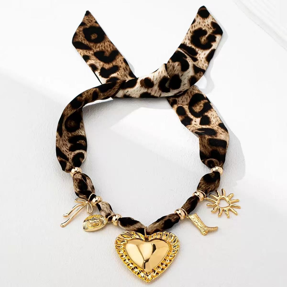 PEACH ACCESSORIES Wild Brown Leopard Charm Heart Necklace