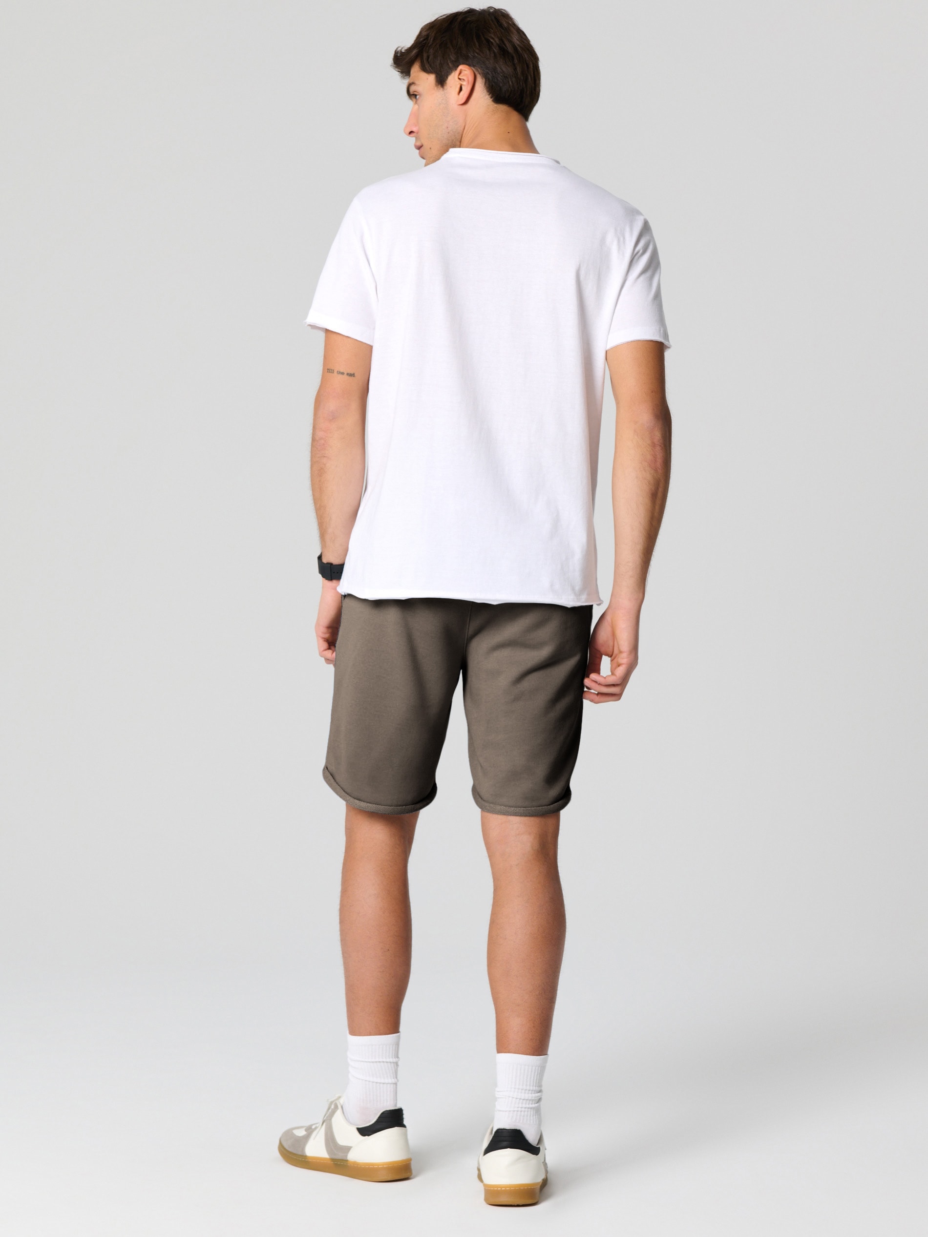 Szorty slim fit