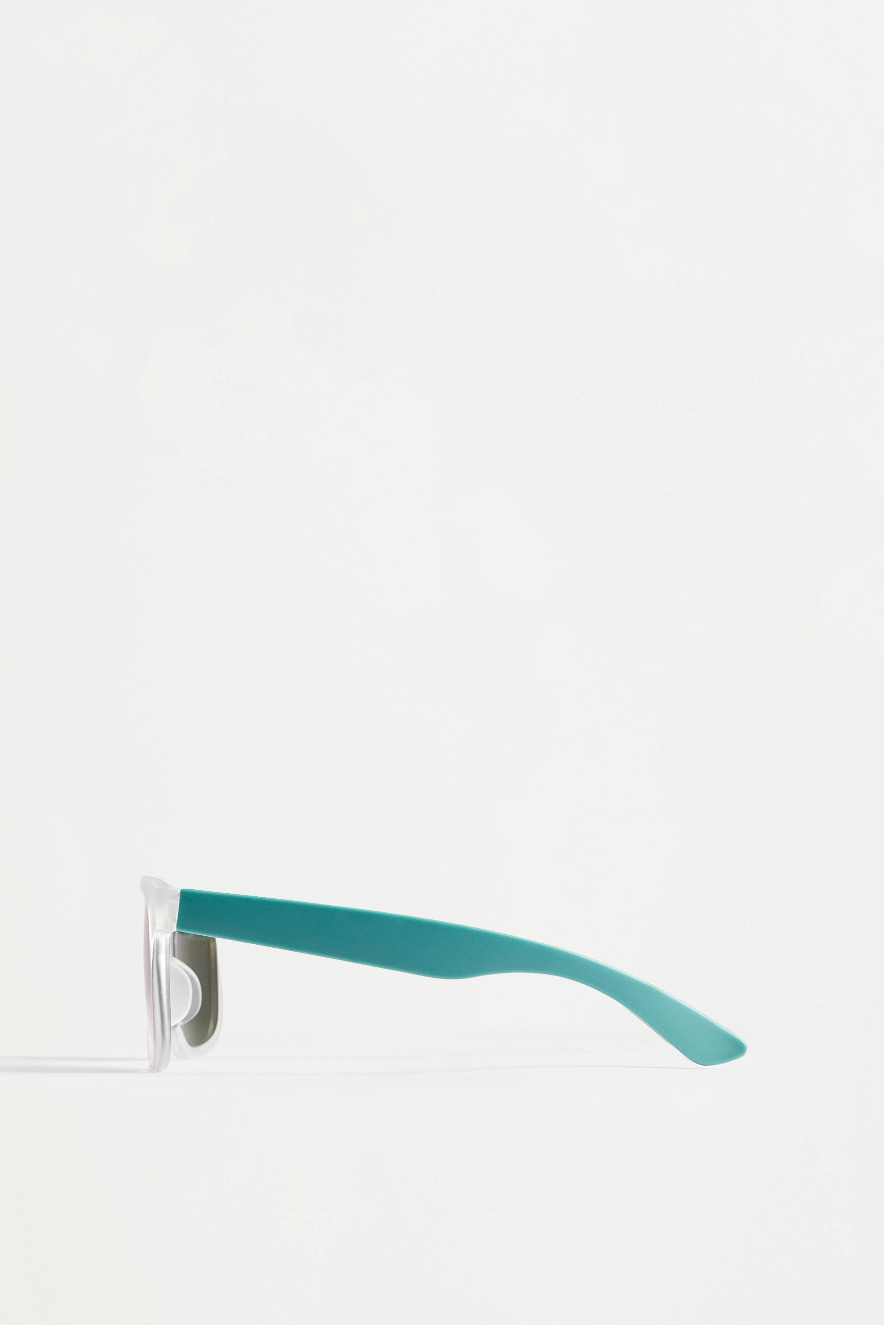 Gafas cuadradas transparentes
