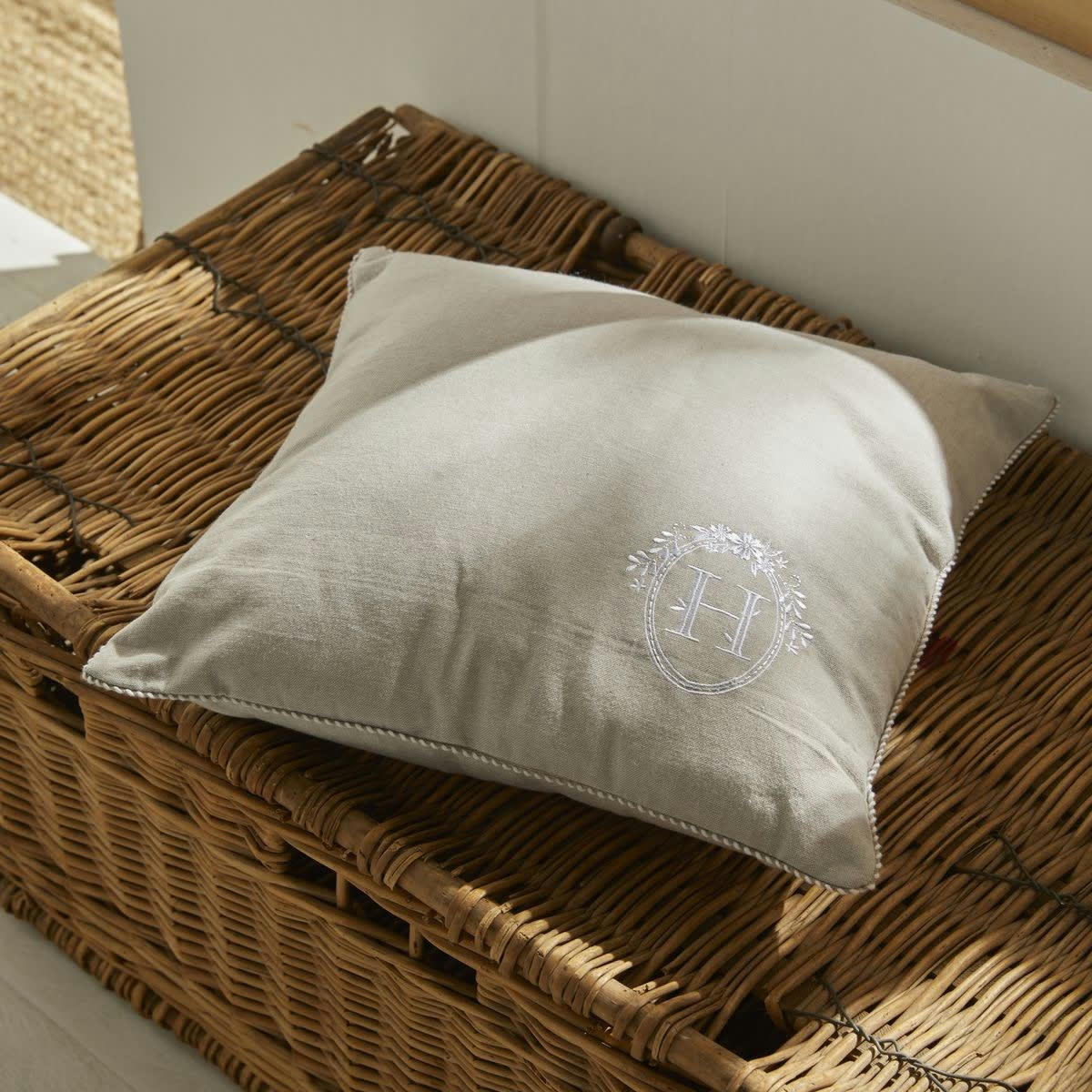 CHARME - Coussin déhoussable avec broderie en coton beige 40x40