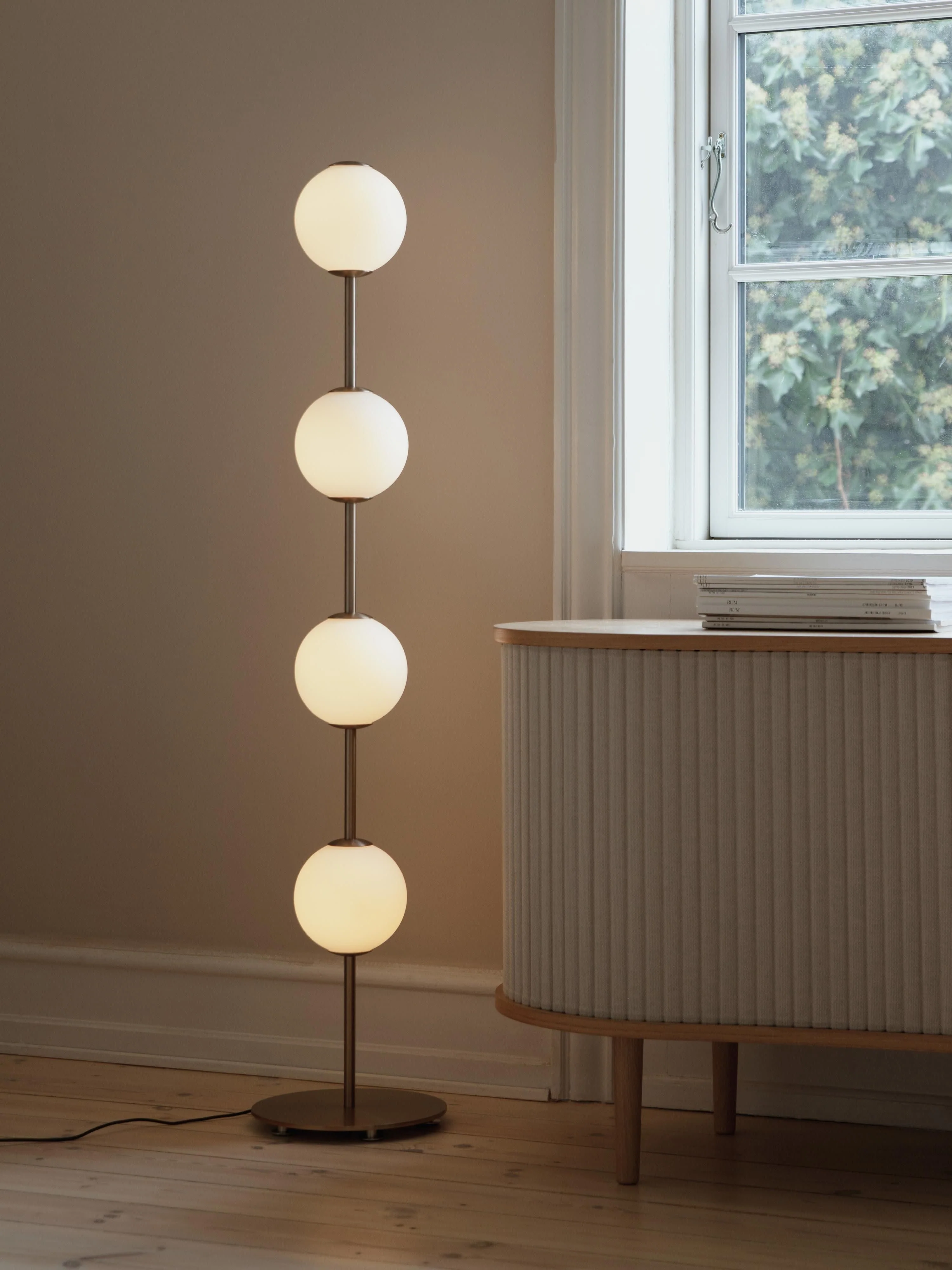 Kleine dimmbare LED-Stehlampe Audrey