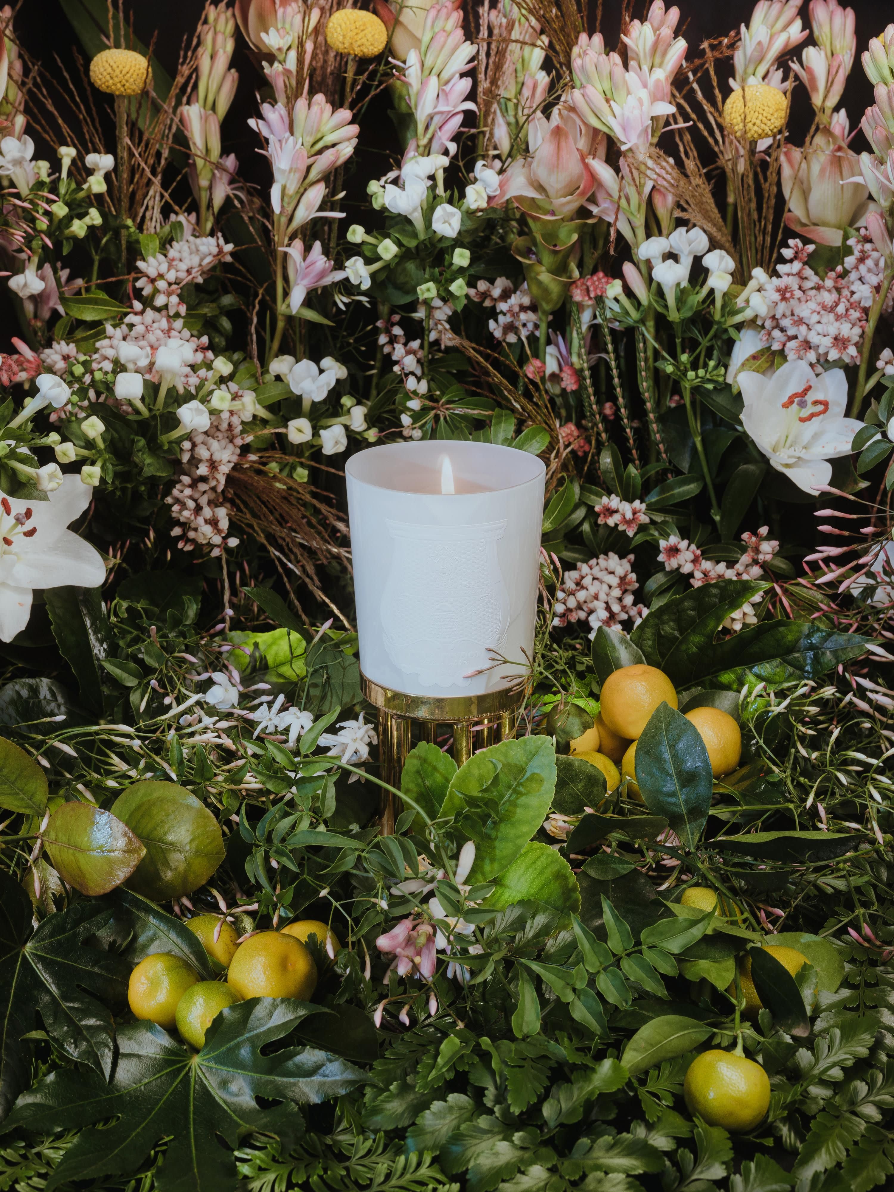 Handgefertigte Duftkerze Positano (Orangenblüte, Jasmin, Magnolie)