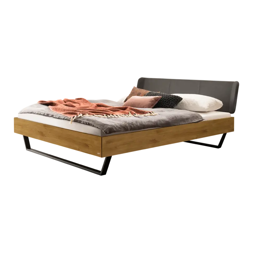 Bett Adriano