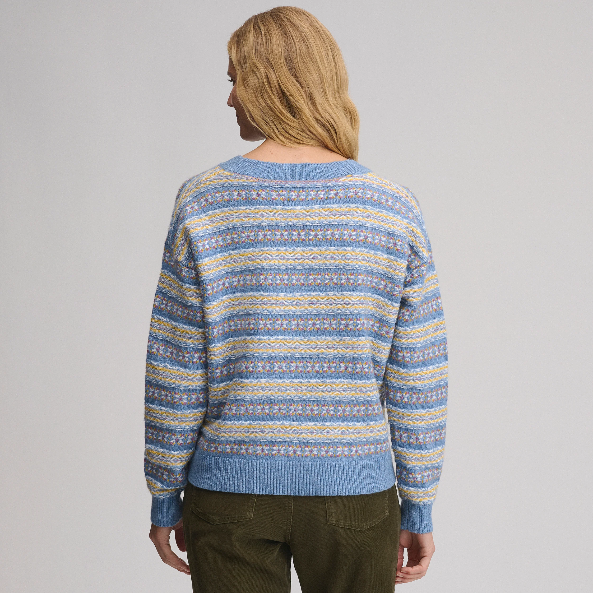 Women's Signature V-Neck Sweater - Pattern