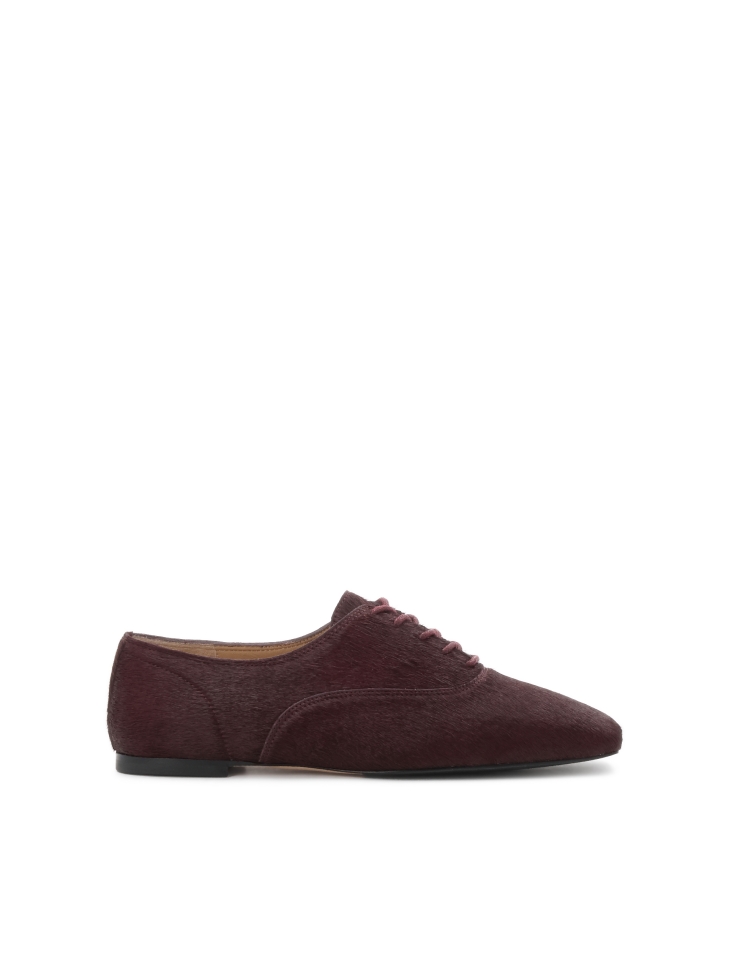 Maroon bristles leather shoes