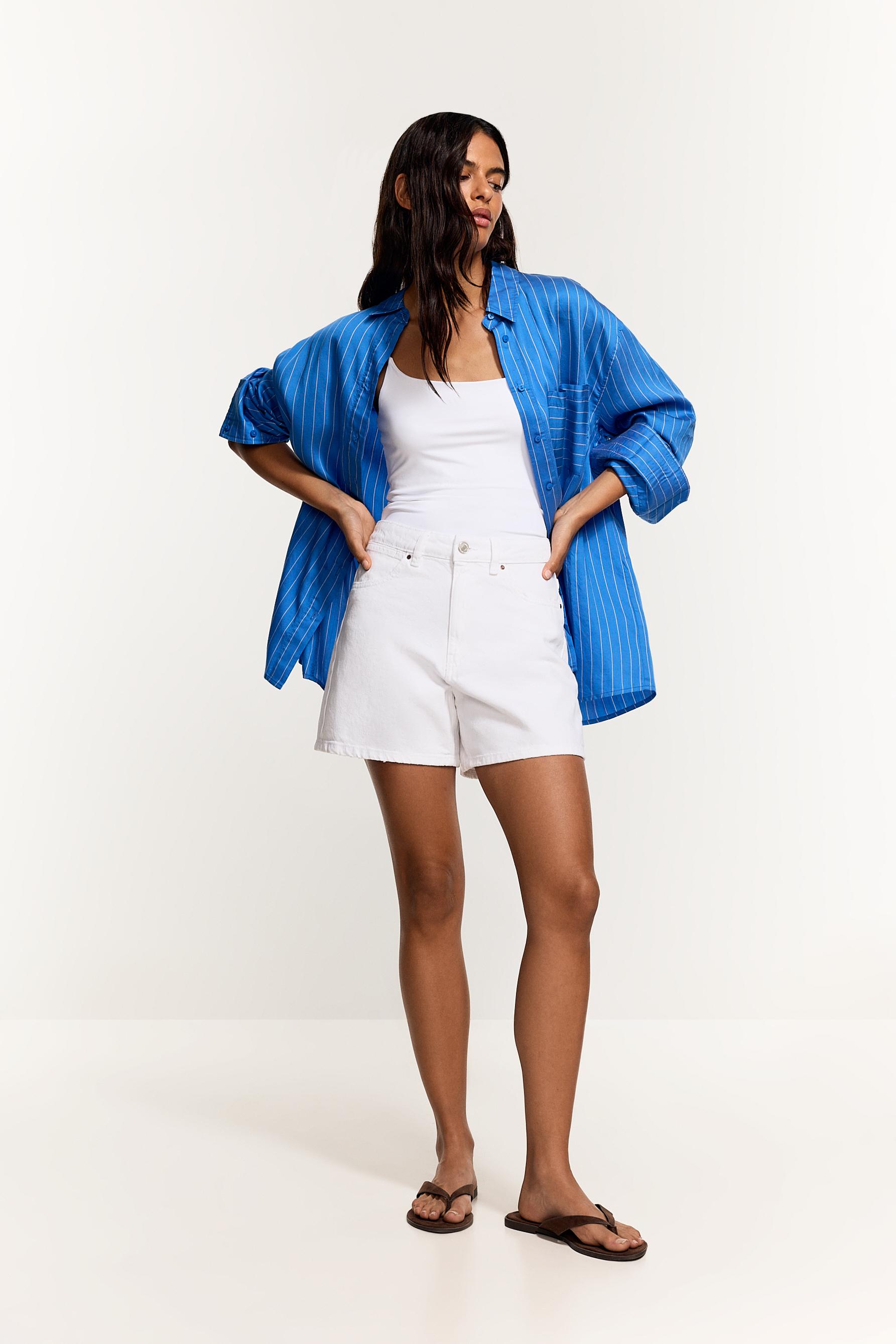 Short denim mom básico