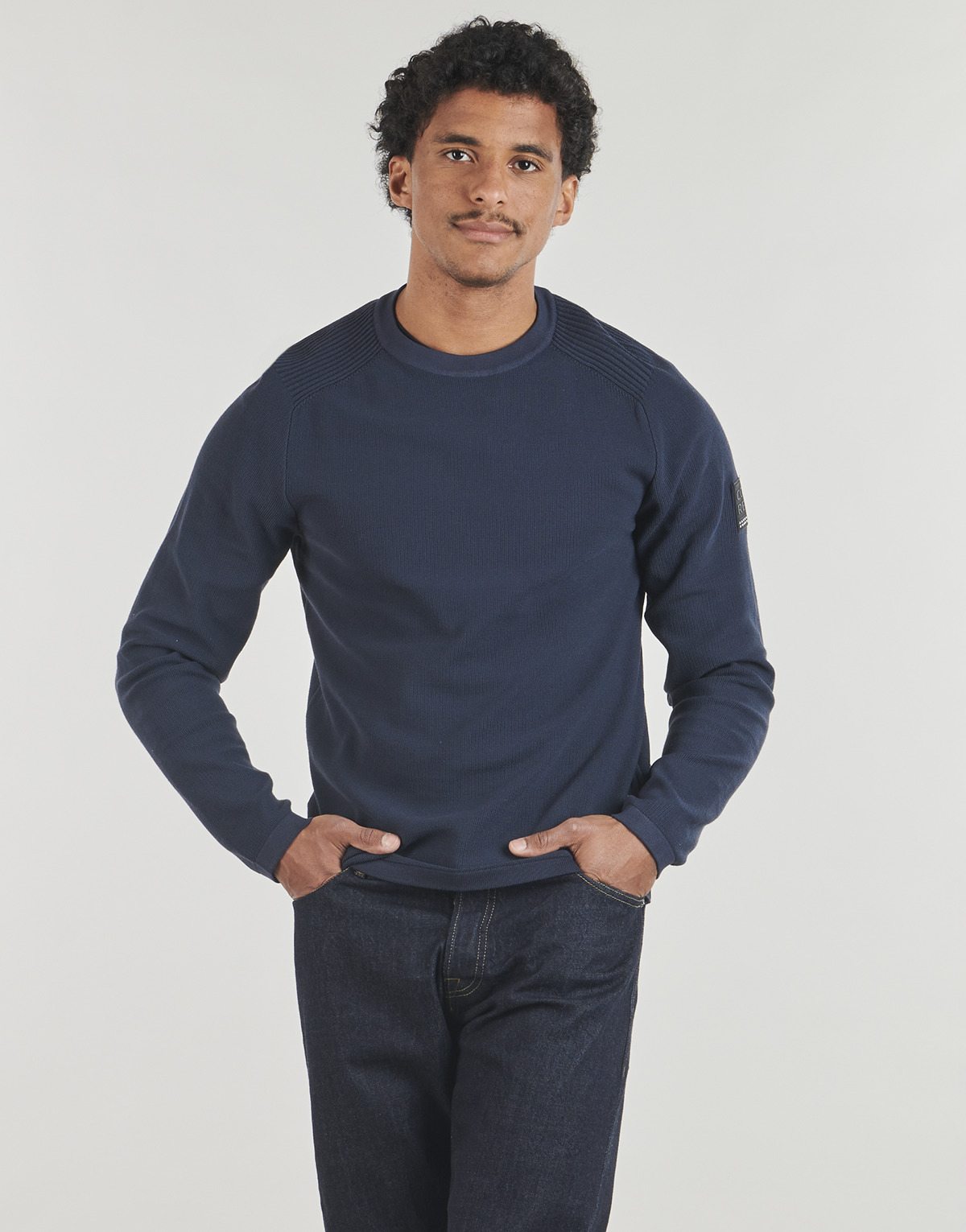 Jack & Jones - JCOFUSION KNIT BADGE CREW - Marine