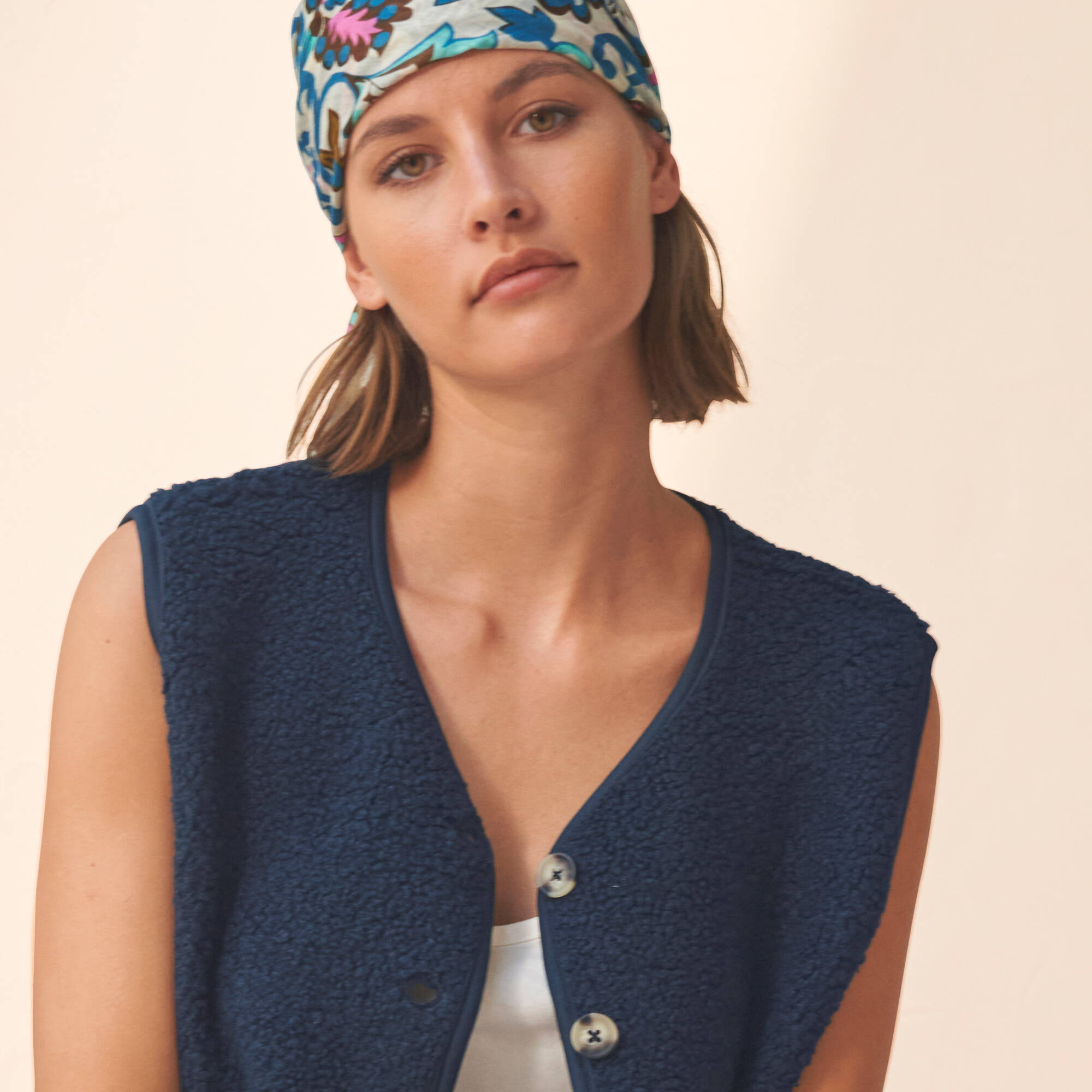 Veste sans manches, maille bouclette