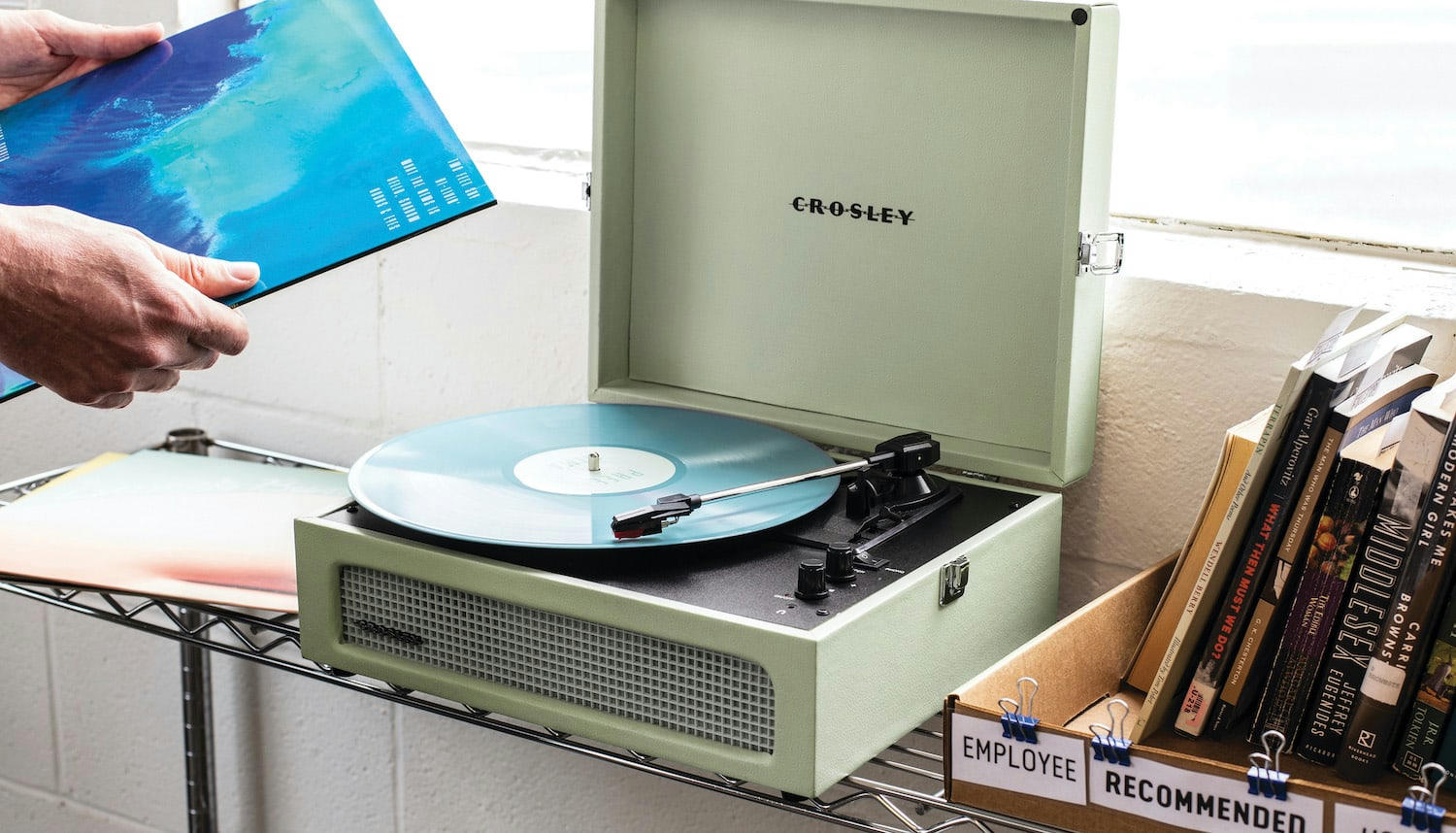 VOYAGEUR - Platine vinyle portable avec Bluetooth sauge