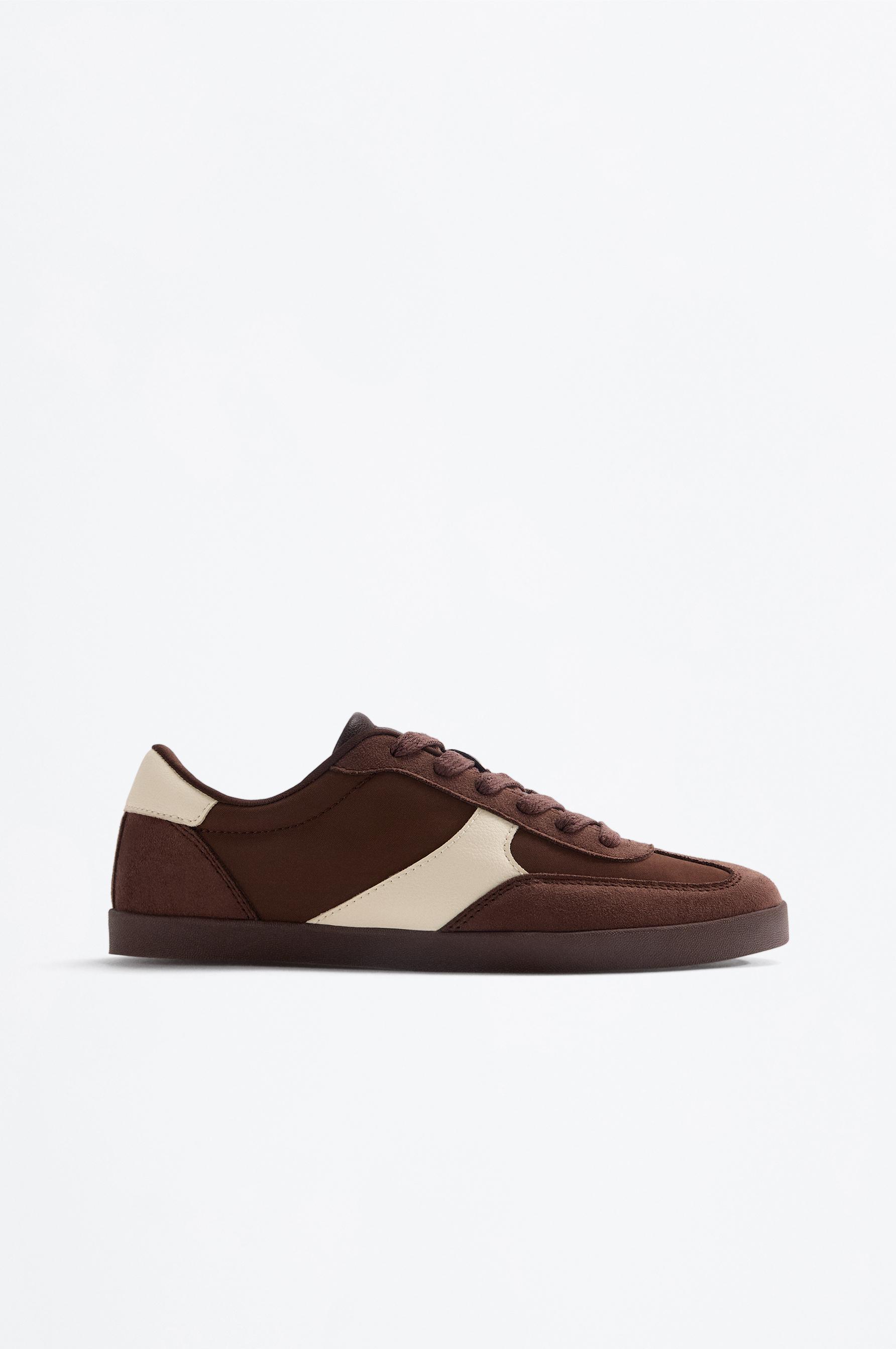 Zapatilla piso fino