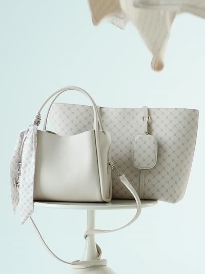 Duża torba tote w monogram z portfelem