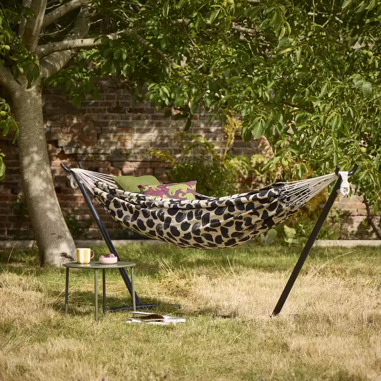 Habitat Hammock with Metal Stand - Black & White