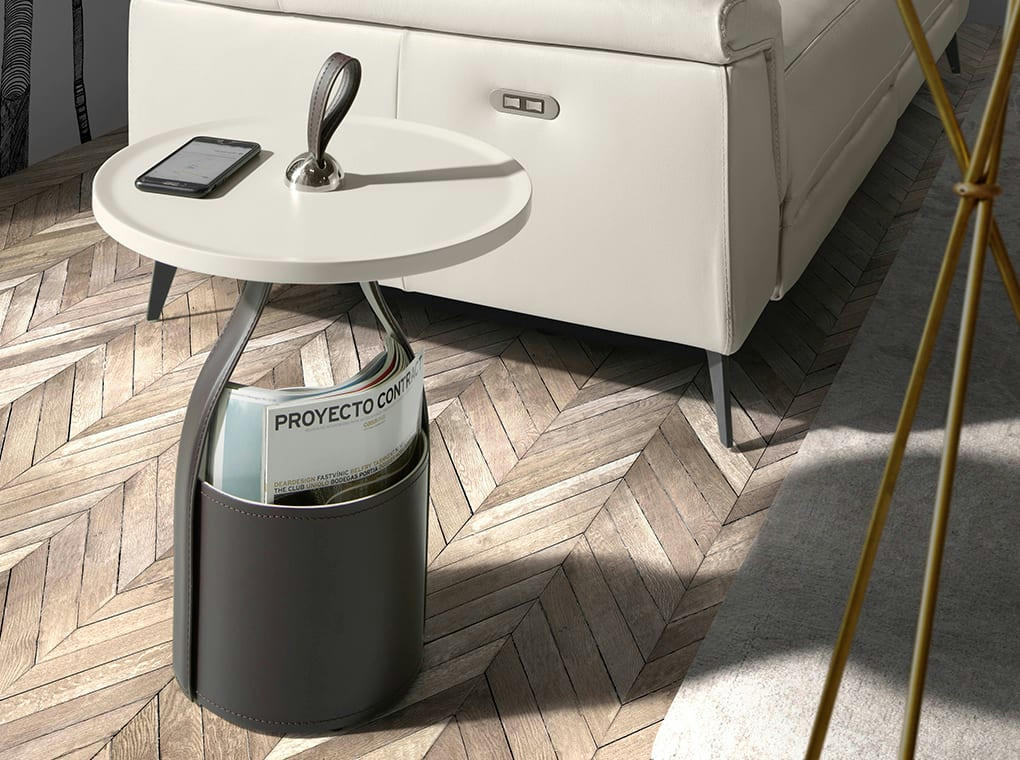 - Table d'appoint en croûte de cuir marron