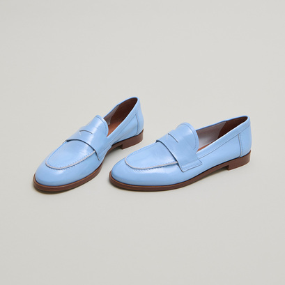 Mocassins à bouts rondsen vernis plissé bleu clair | THELMA