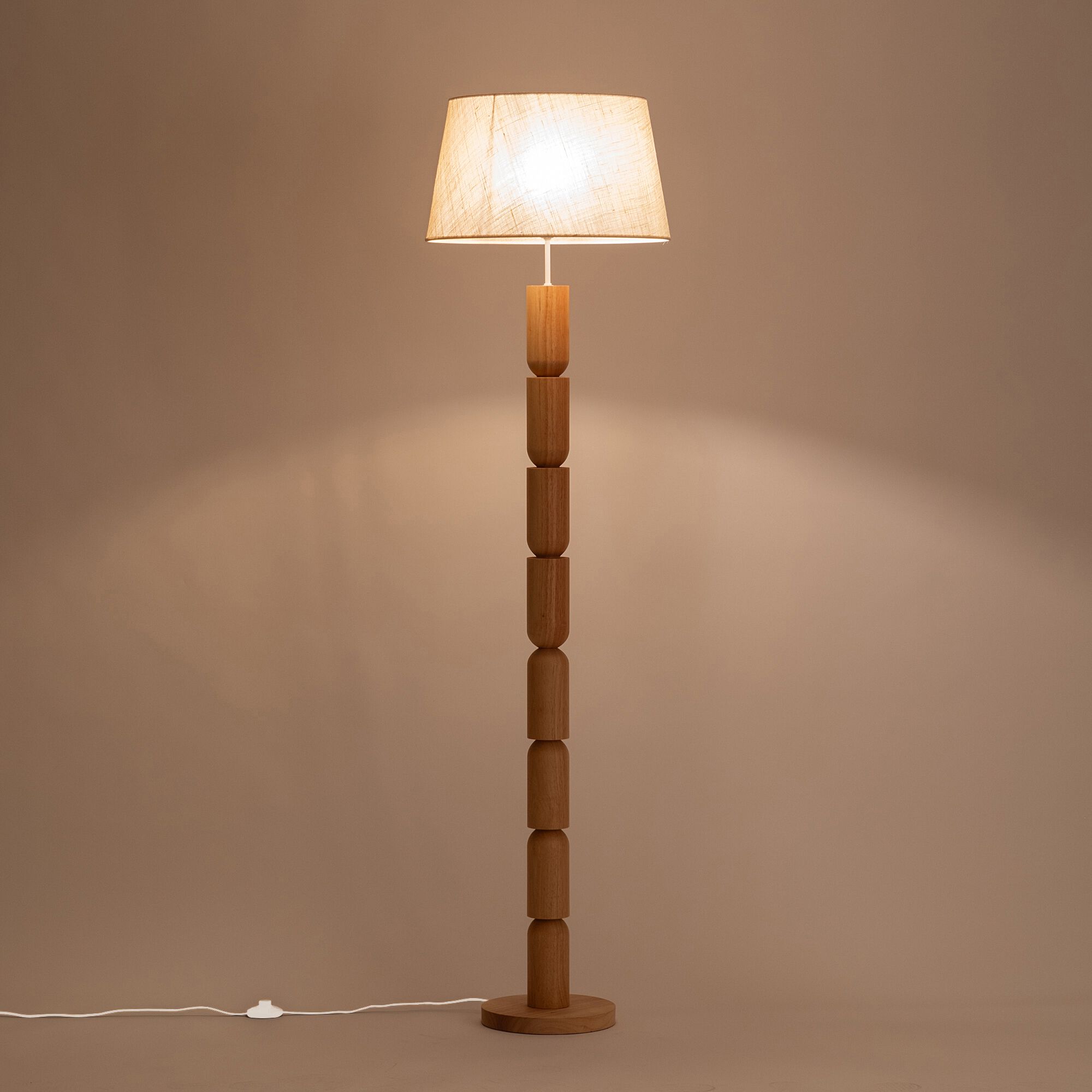 AGIOS - Pied de lampadaire en bois d'hévéa H152 cm - bois clair