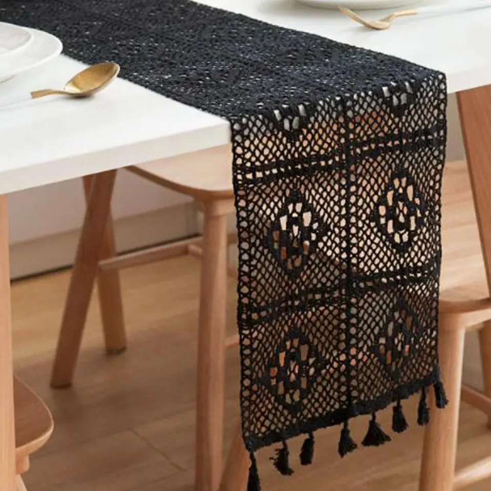 QUVIO Tafelloper gehaakt met fransjes - 300 x 24 cm - Katoen - Zwart