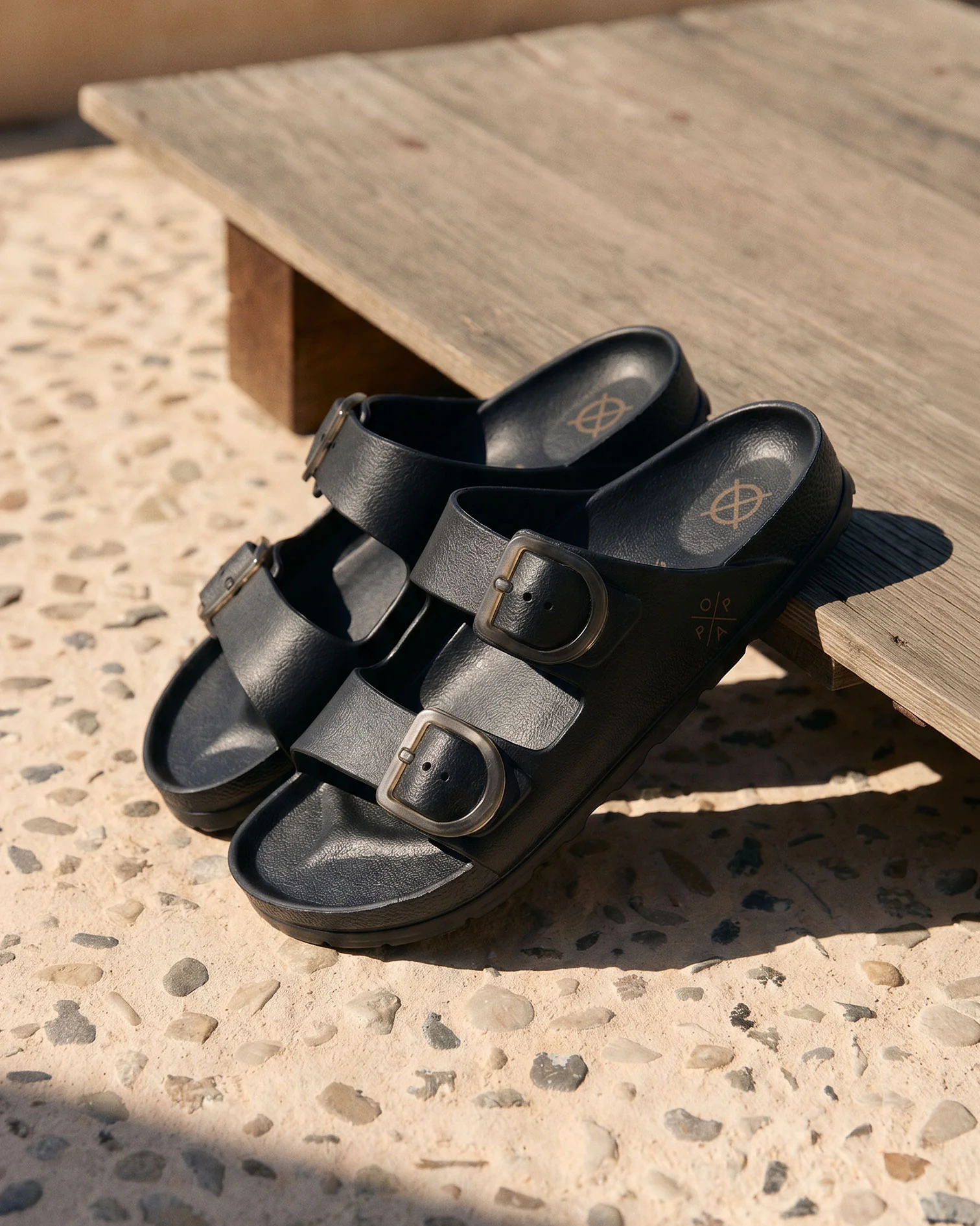 Sandalia Plana Aqua Buye Negro Gris