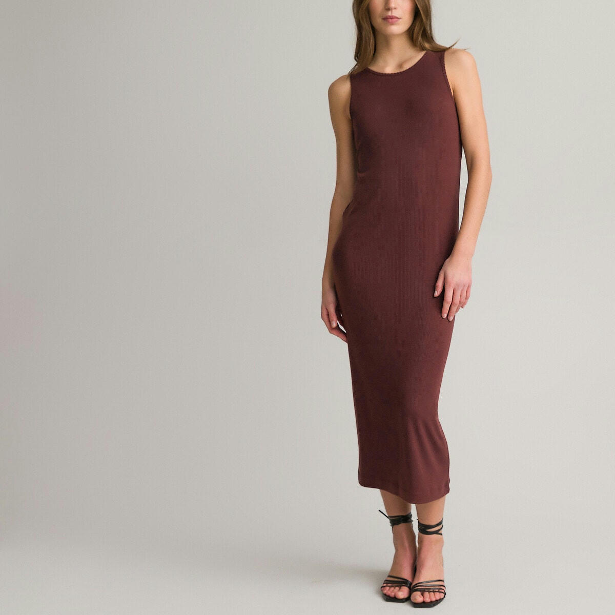 Robe sans manches longue, en maille