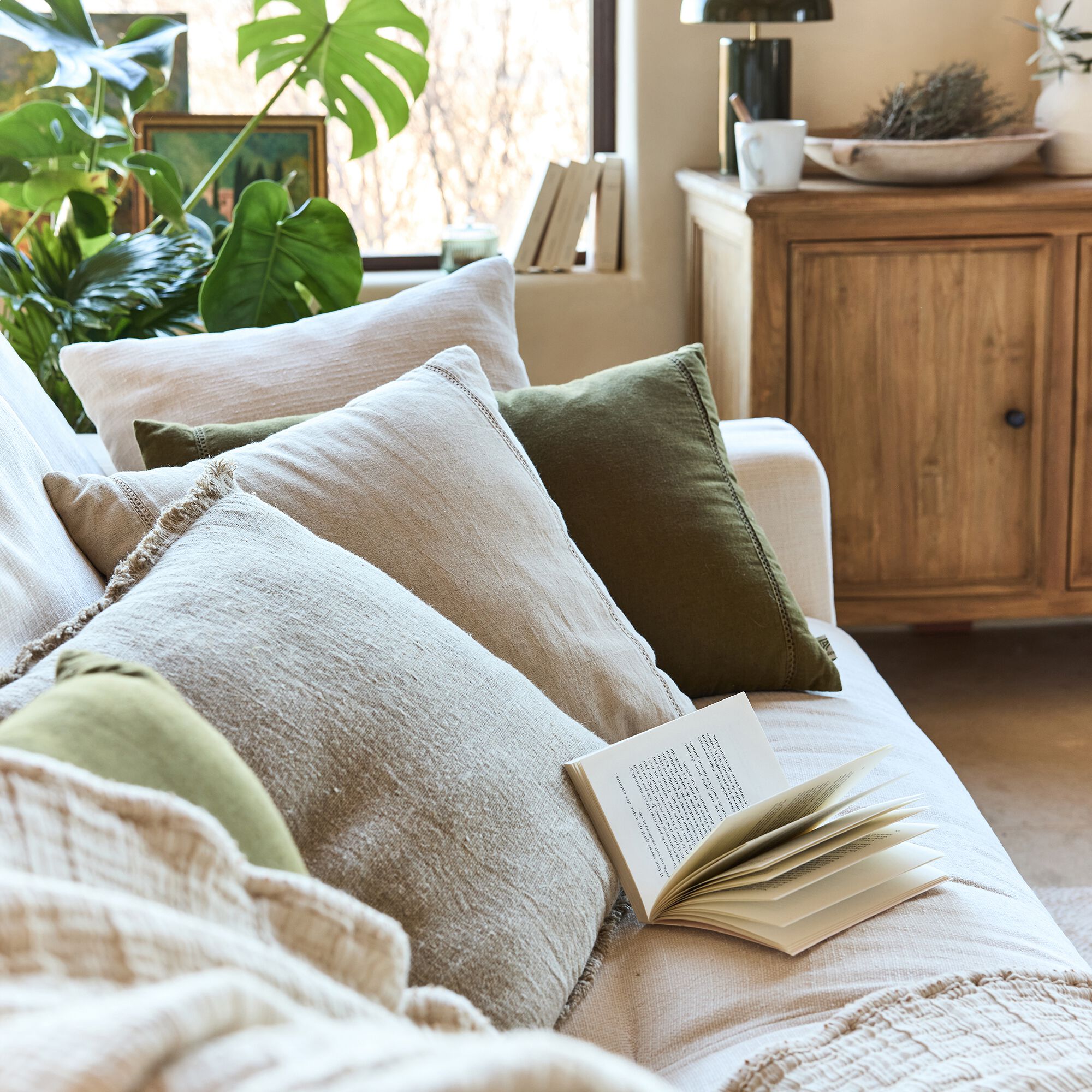 LAUZON - Coussin en lin et coton finition liseré 45x45cm - beige