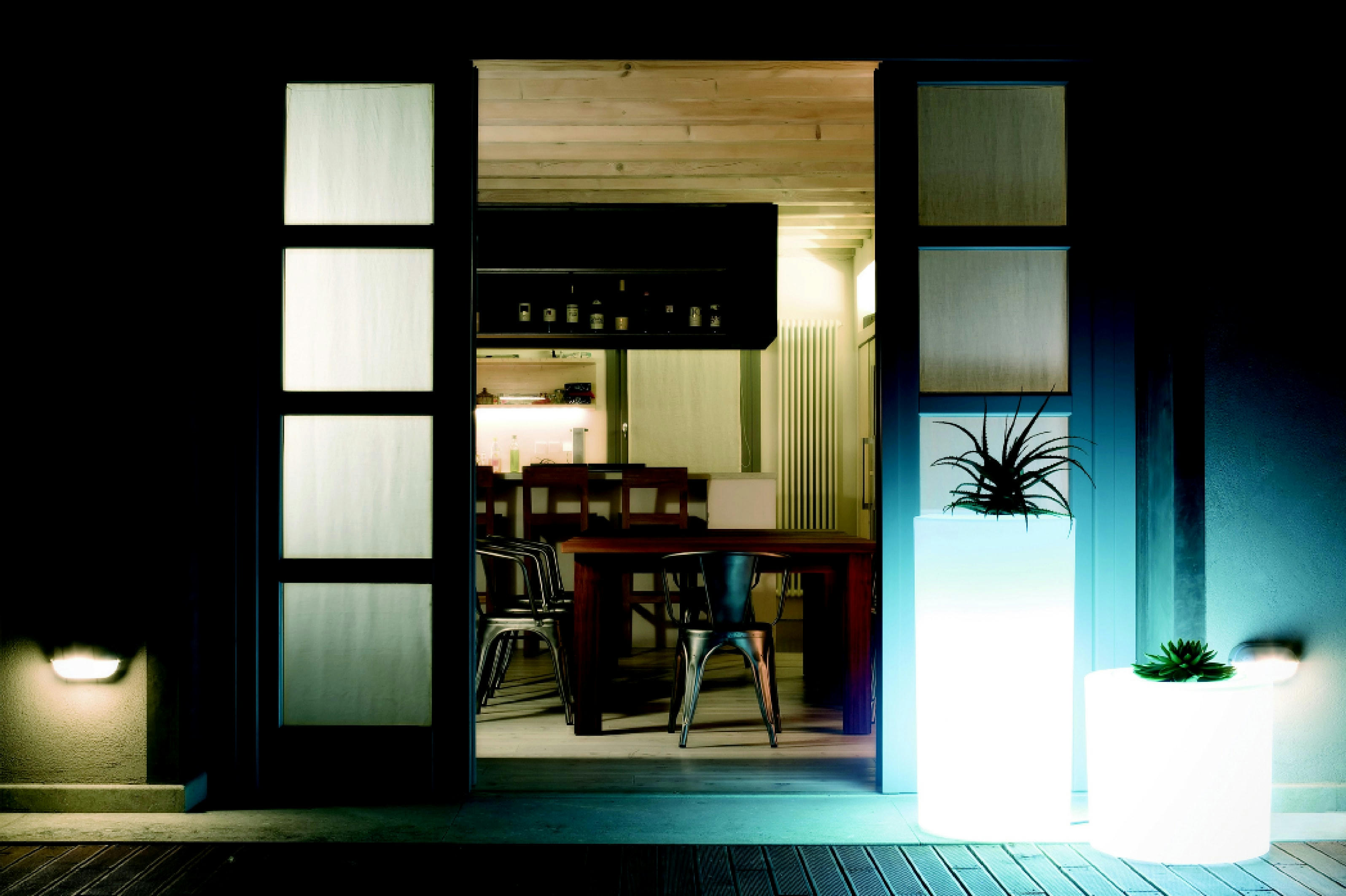 CUBOTTI - Pot à fleur éclairé en résine recyclable neutre H90cm