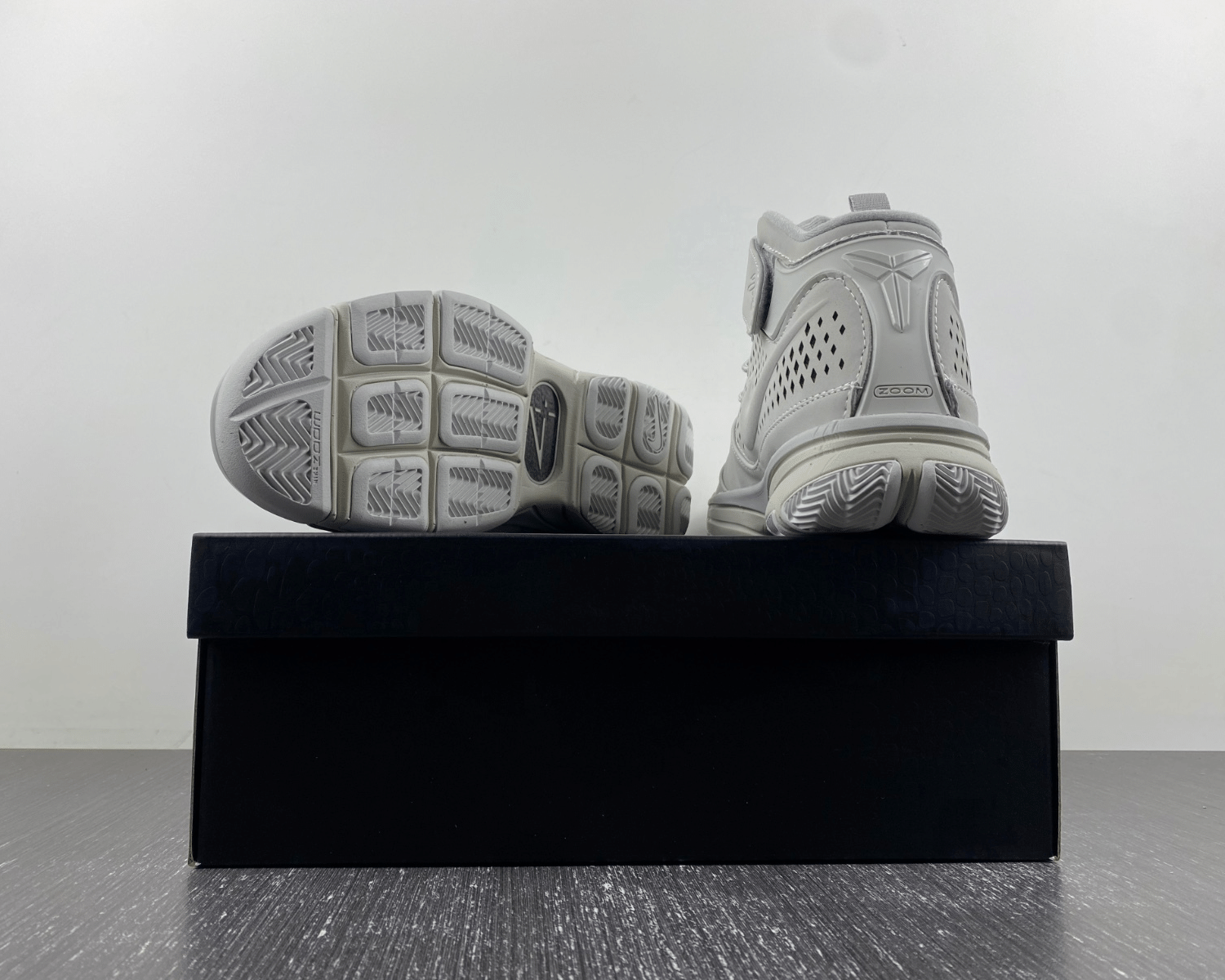 Nike Kobe 2 Black Mamba Fade to Black