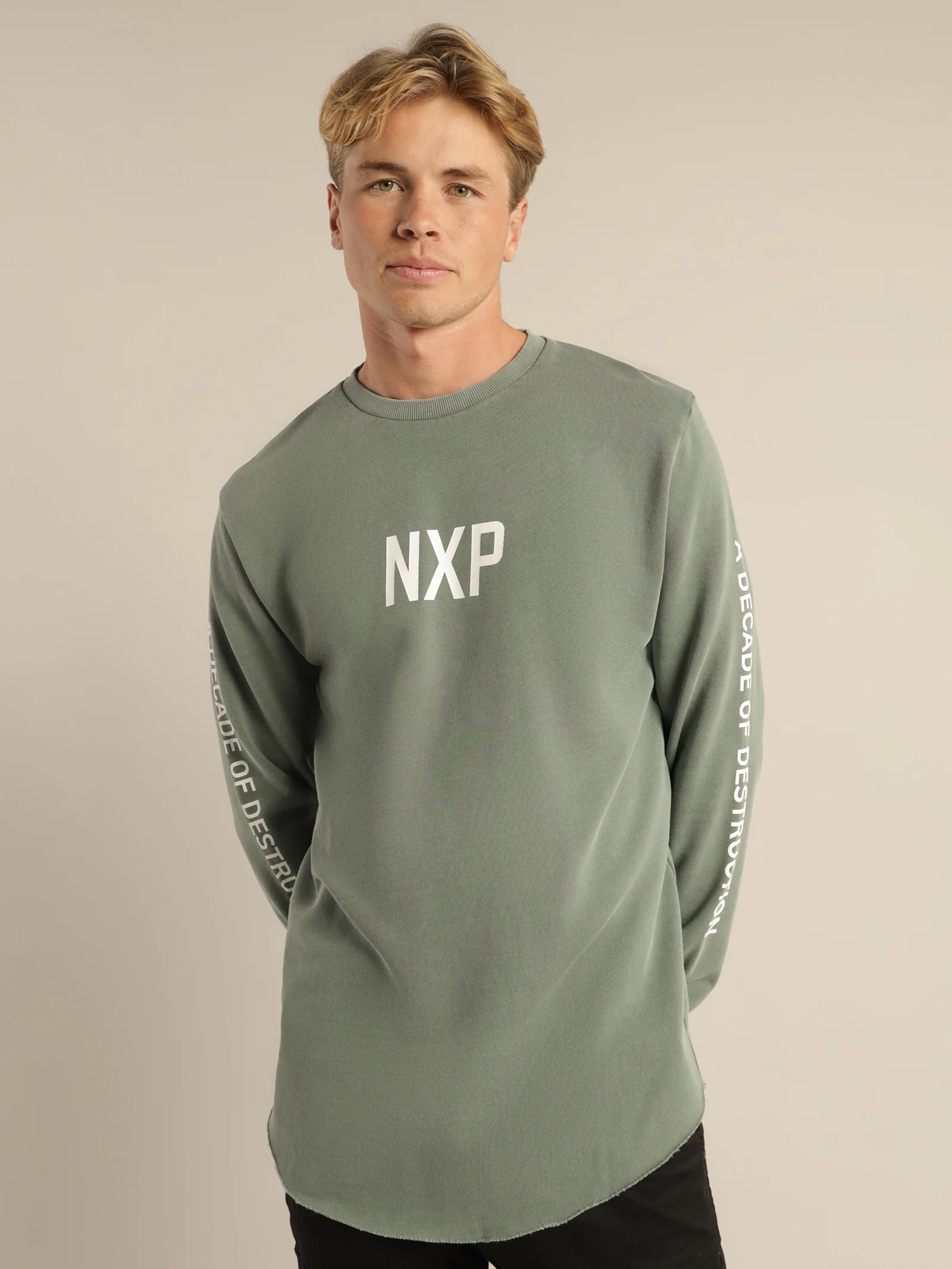 Unveil Dual Curved Sweat