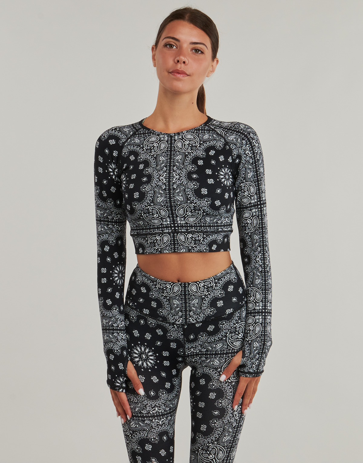 ARIZONA LOVE - THE CROPPED TOP YOGA - Black