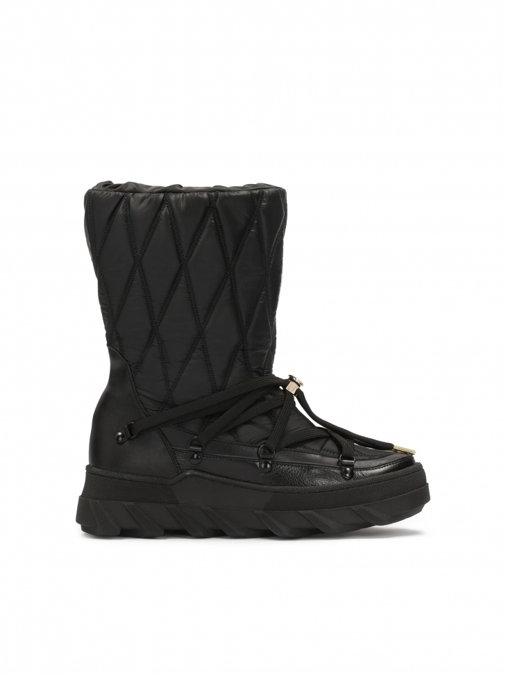 Insulated quilted snow boots