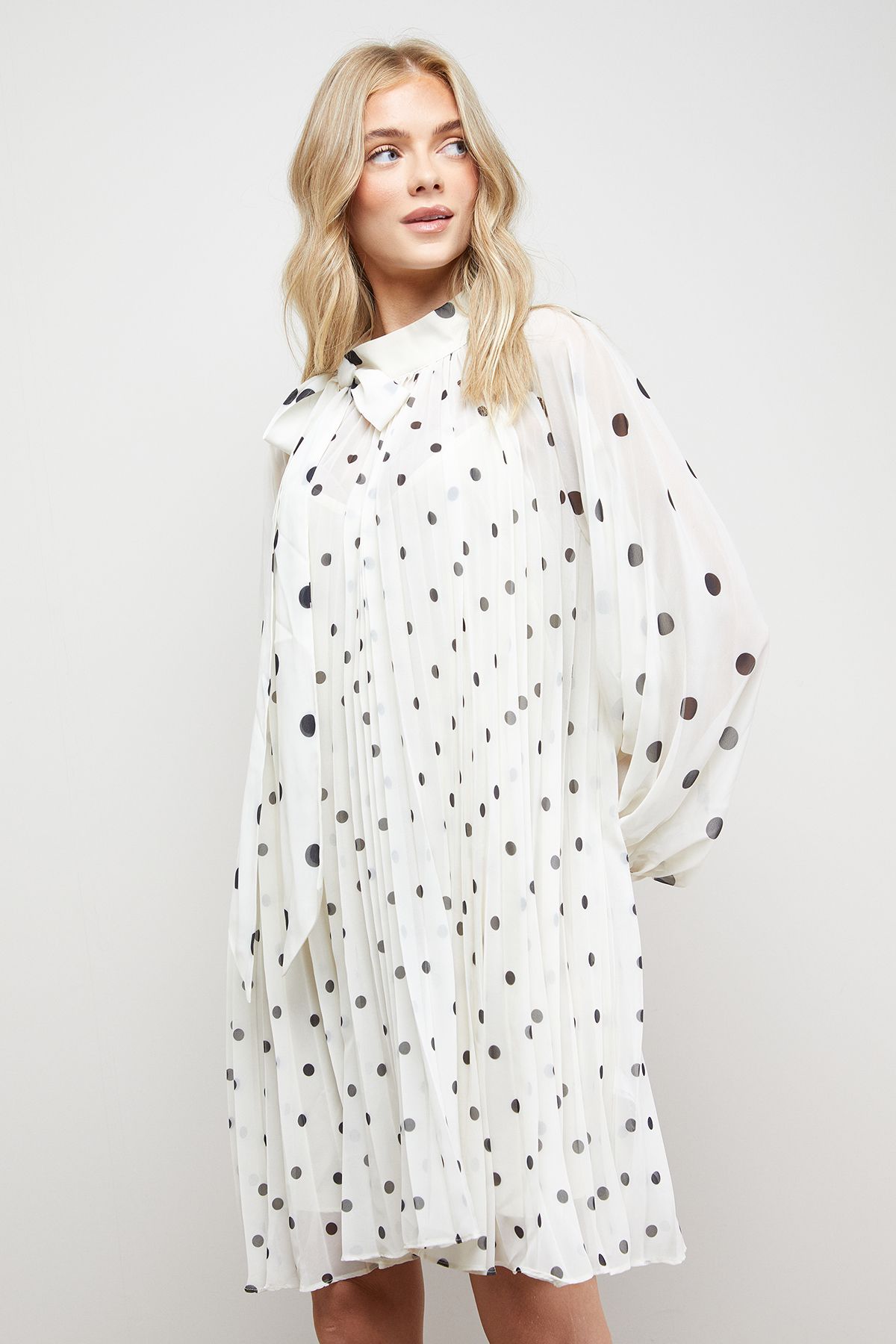 Oasis Printed Pleated Tie Neck Balloon Sleeve Mini Smock Dress
