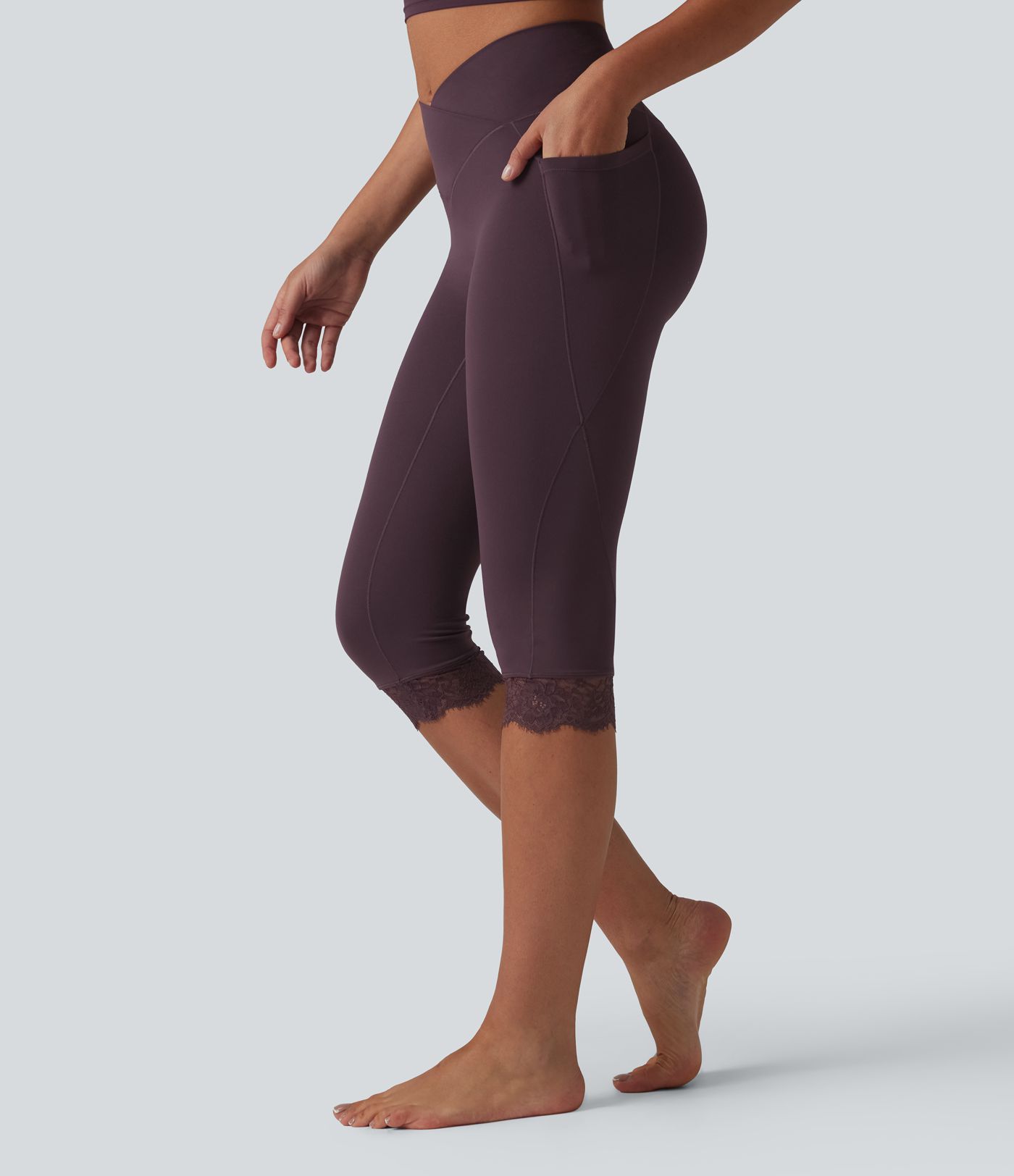 SoftlyZero™ Legging corsaire de yoga croisé taille haute avec dentelle contrastée et poches - UPF50
