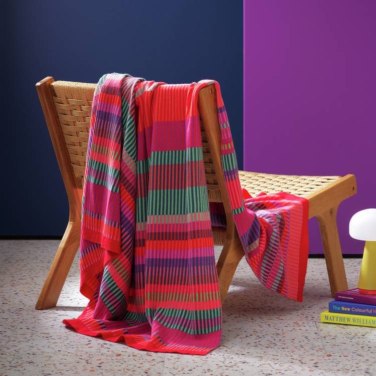 Margo Selby Buster Knitted Throw - Red - 150x125cm