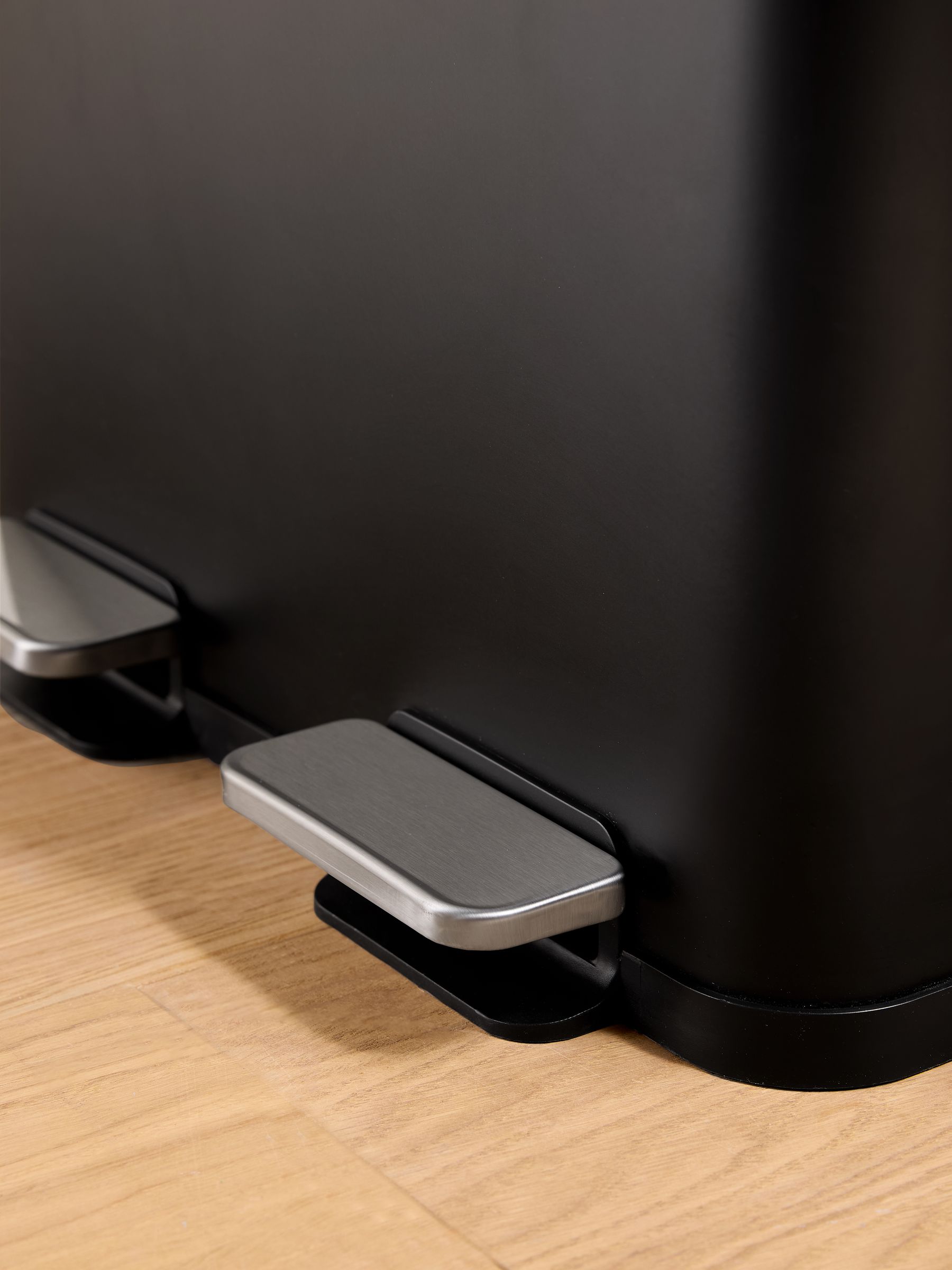 Malik 40 Litre Soft Close Pedal Bin in Black