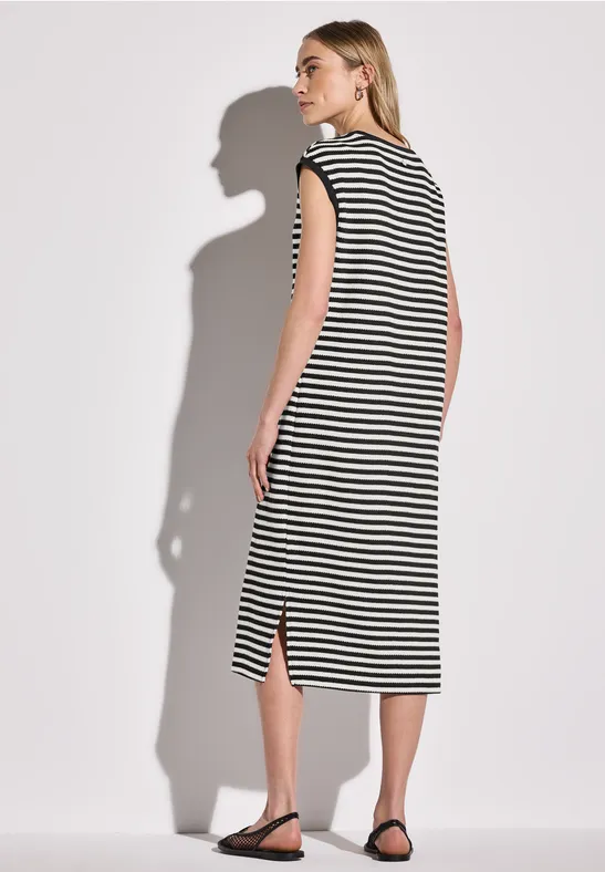Gestreiftes Kleid