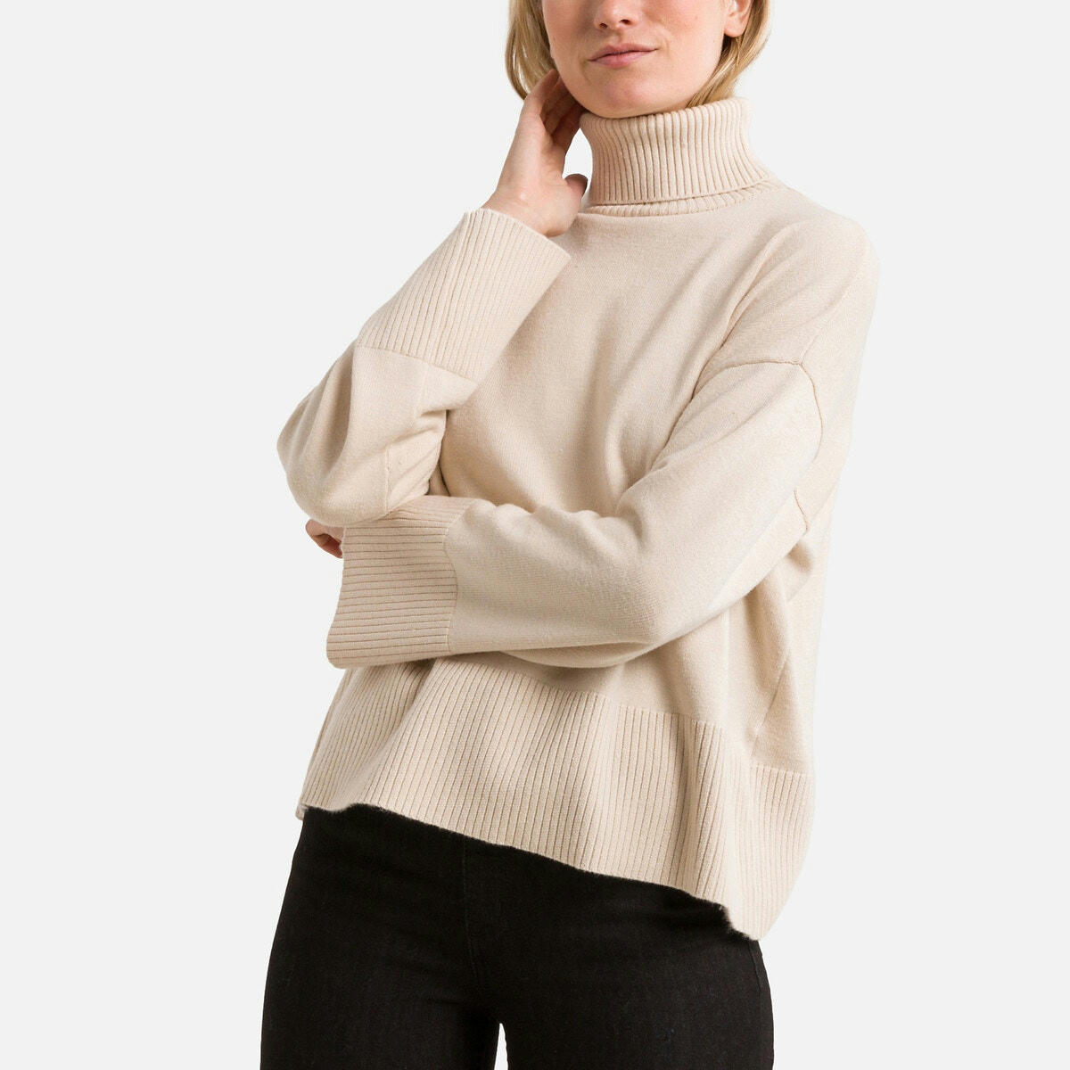 Pull col roulé en fine maille