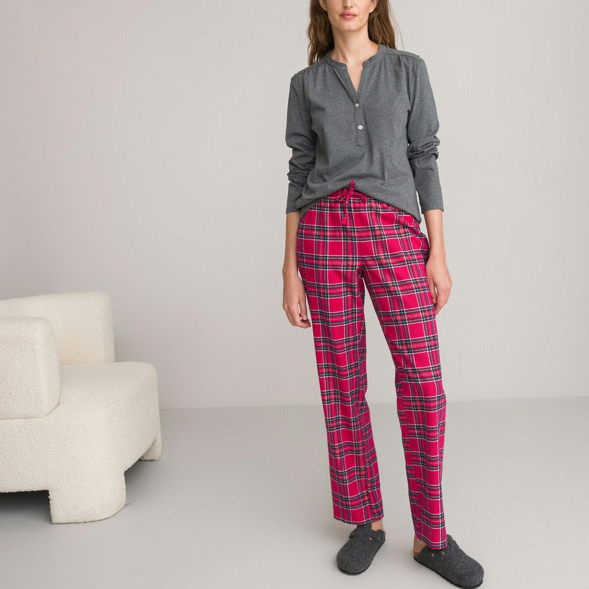 Pyjama haut uni, bas à carreaux en flanelle