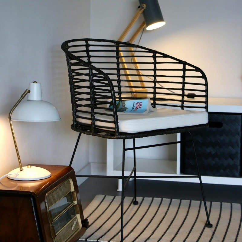 YANIS - Chaise en rotin tressé noir et métal