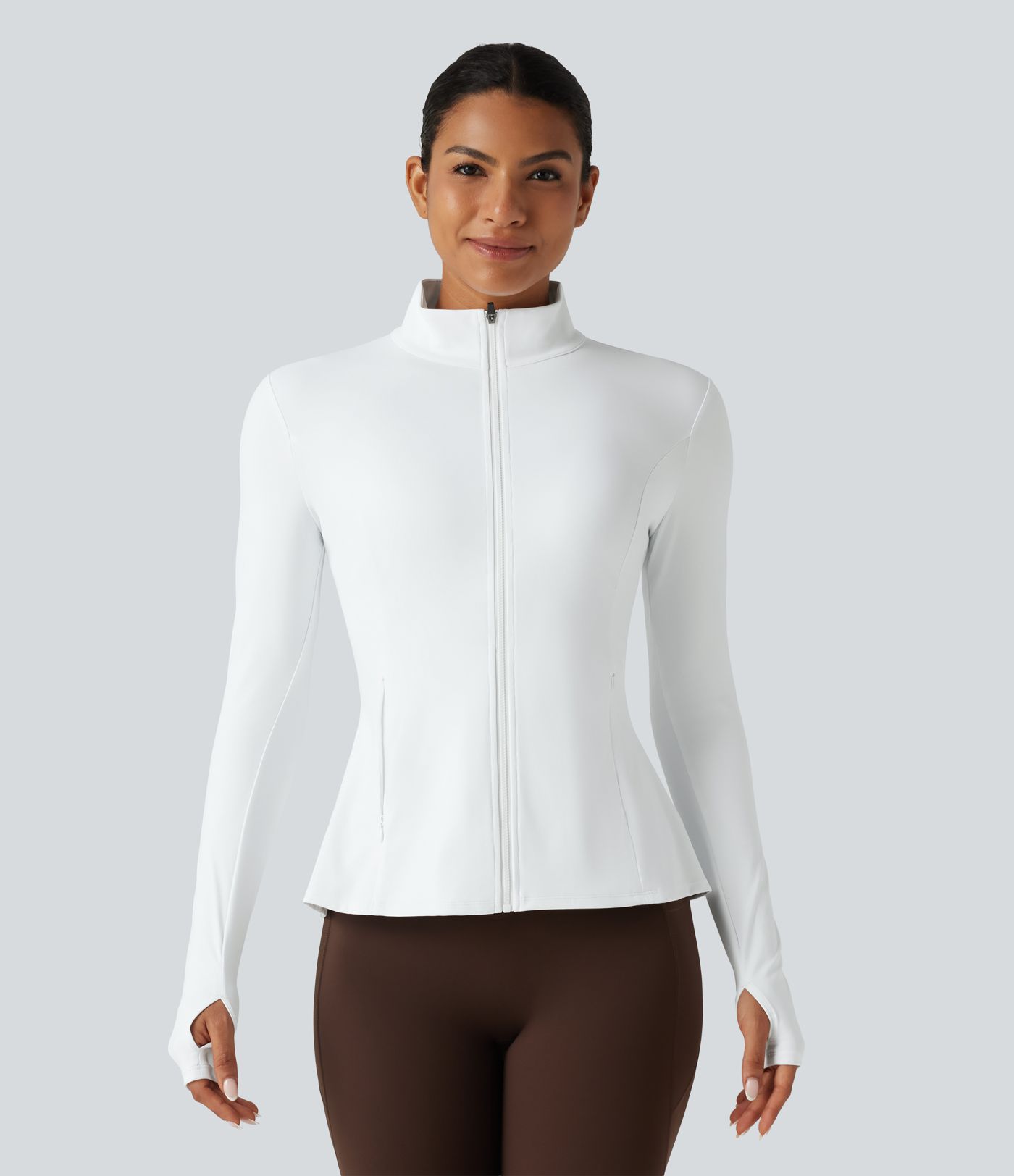 Veste de yoga SoftlyZero™ Airy effet frais InstantCool protection solaire UPF50  à col montant, manches longues, passe-pouces, détails ajourés, ourlet à volants et poches