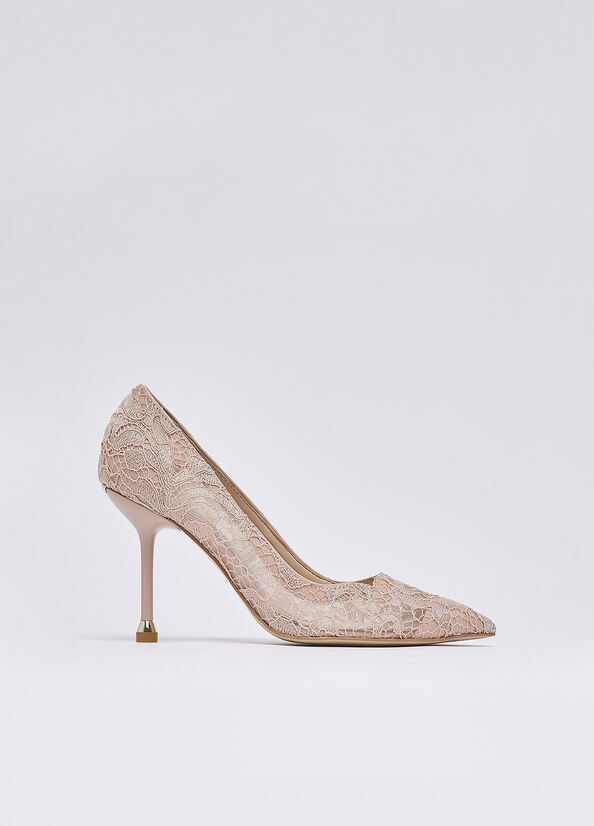 D&eacute;collet&eacute; in pizzo