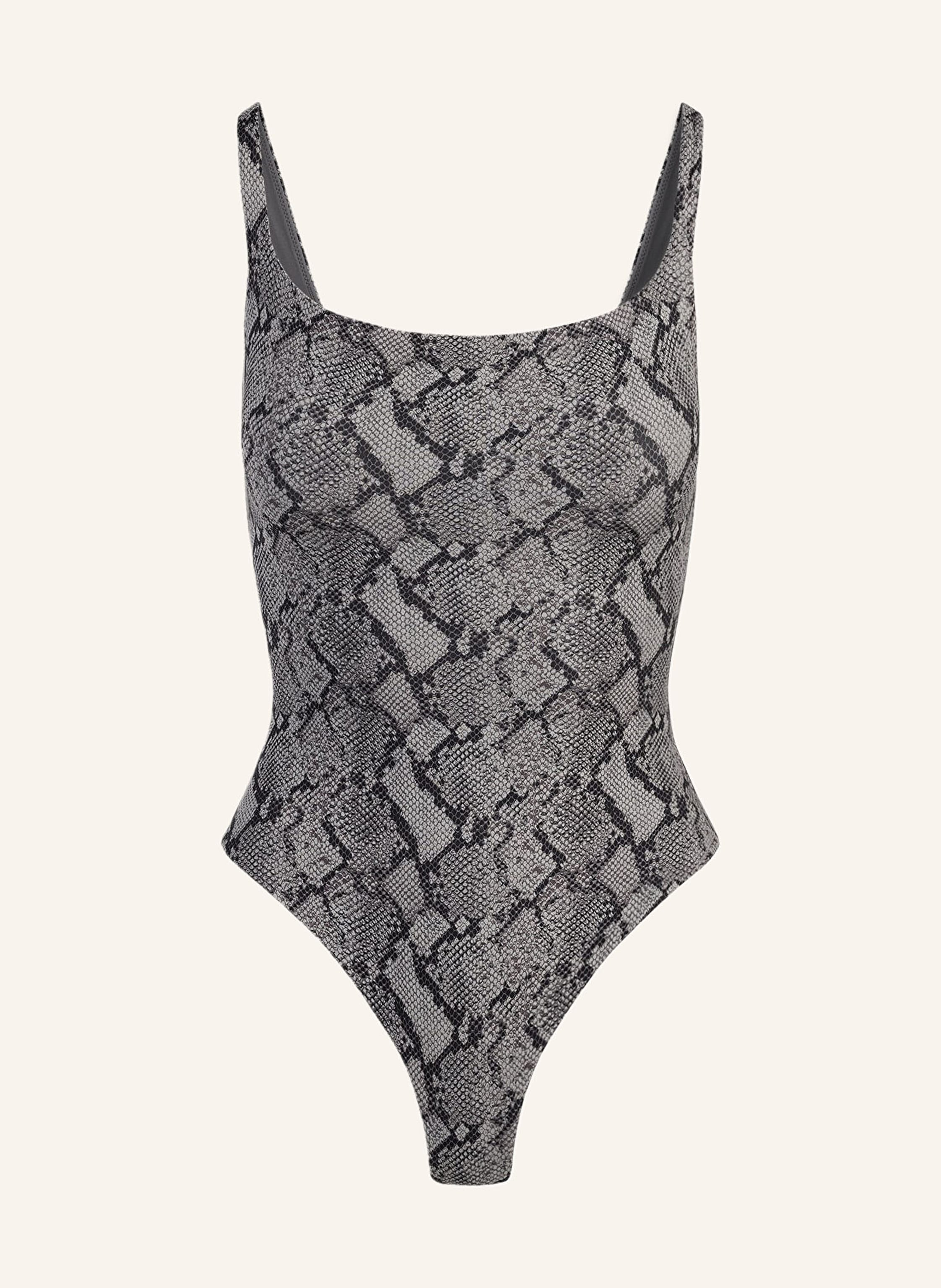 SKIMS String-Body FITS EVERYBODY