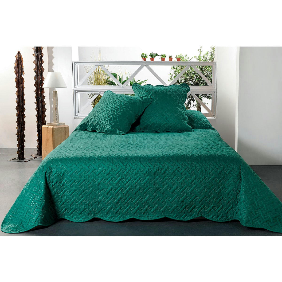 - Jeté de lit aux formes géométriques surpiquées polyester vert 250x230
