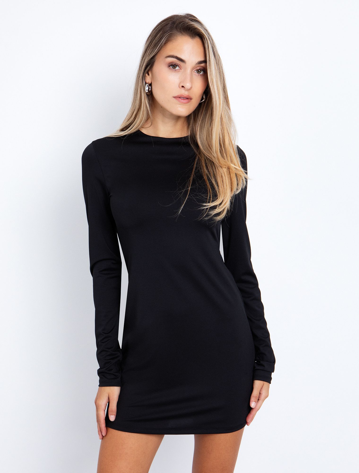 Mini φόρεμα με cut out πλάτη