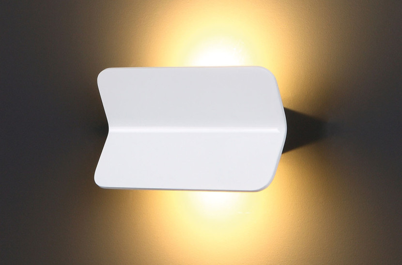 Kinkiet TIGRAbiały LED 1x5W 500lm wym:12x20x7cm IP20 Maxlight