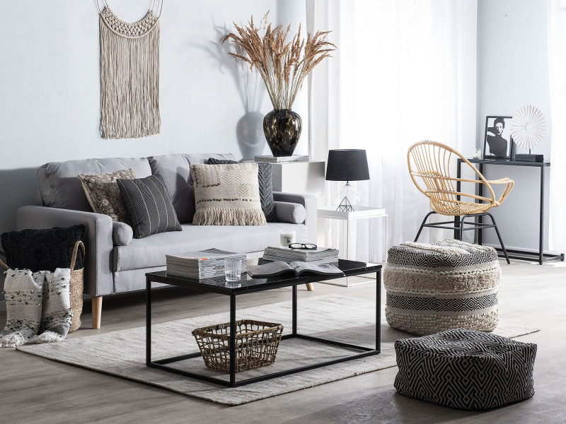 Sofa dwuosobowa jasnoszara z poduszkami