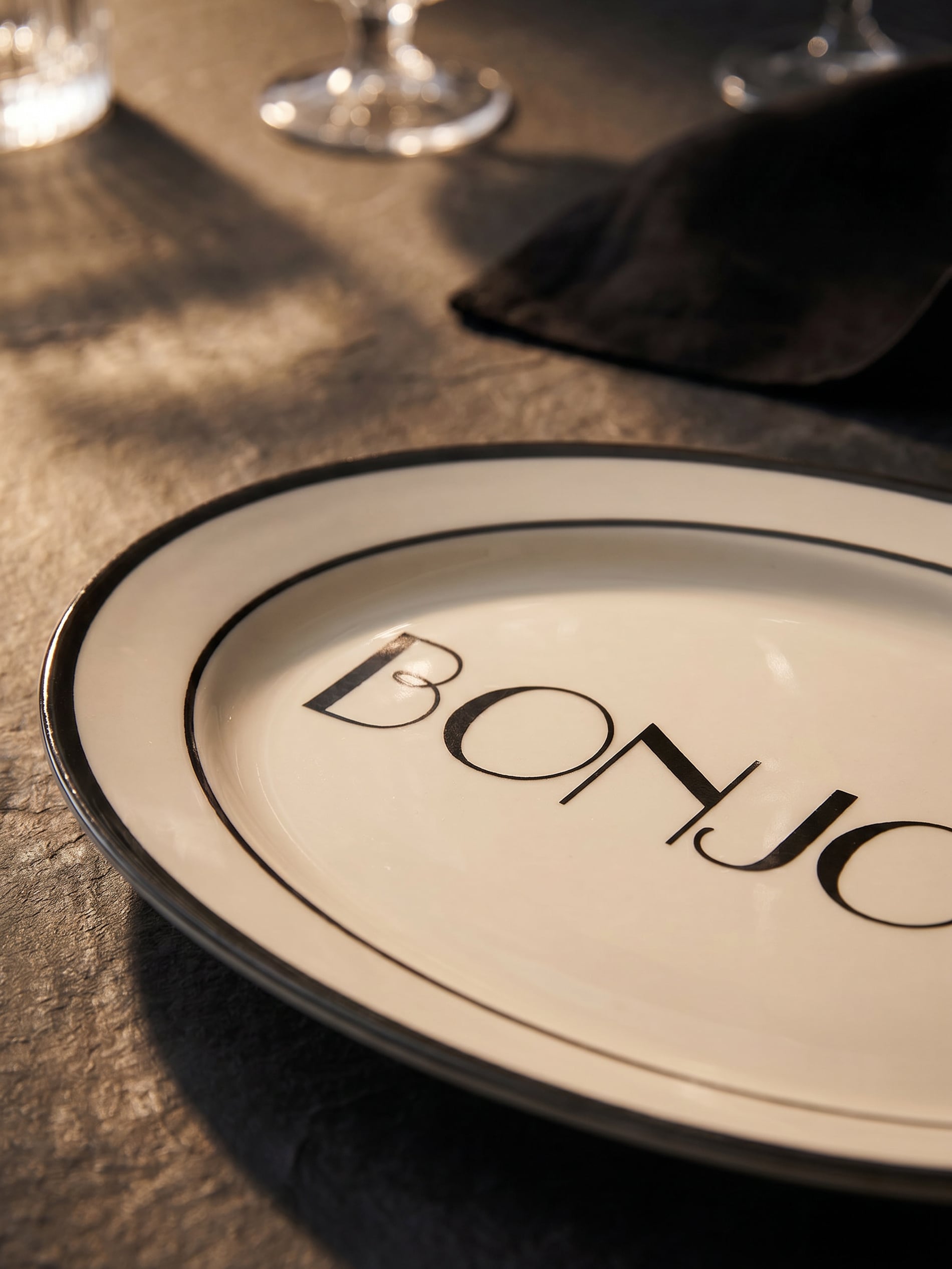 Ceramiczny półmisek z napisem Bonjour