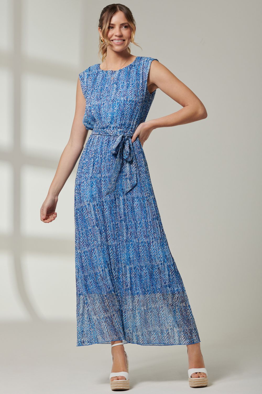 Jolie Moi Hollyn Pleated Chiffon Maxi Dress